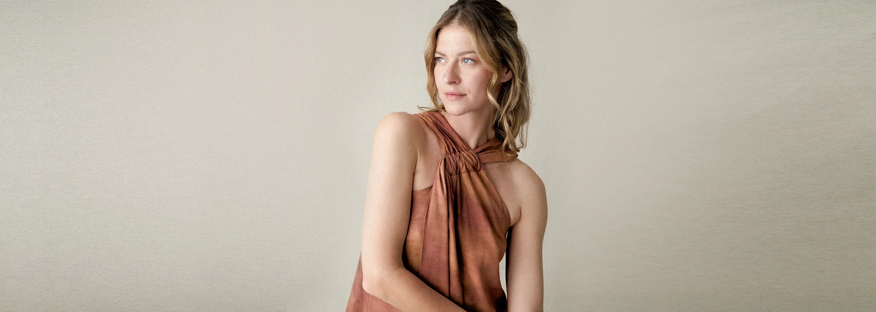 3 VESTIDOS PARA PLANES POST-PLAYA QUE METERÁS EN TU MALETA