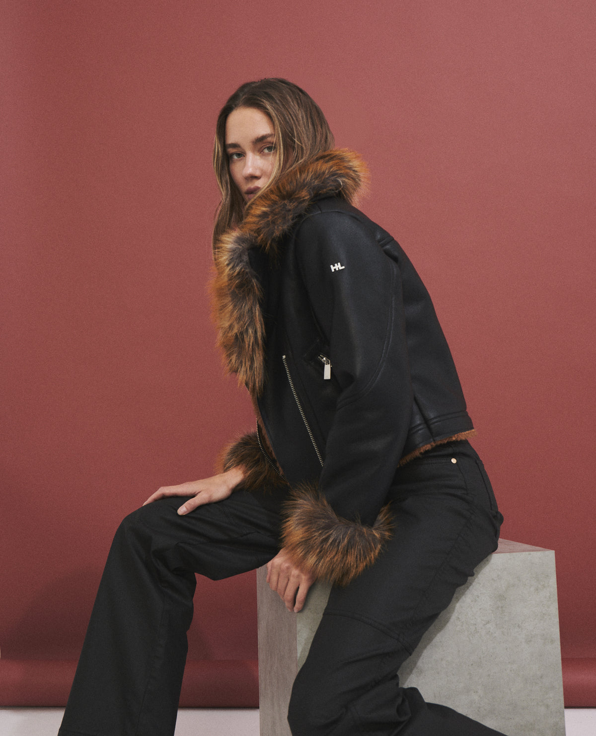 Chaqueta biker de mujer con cuello de pelo