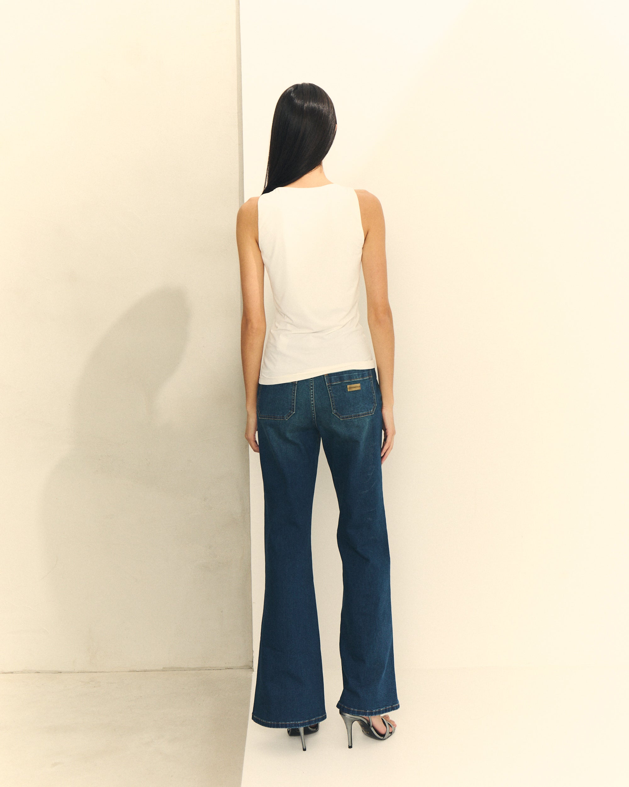 CAMISETA BASICA SIN MANGAS