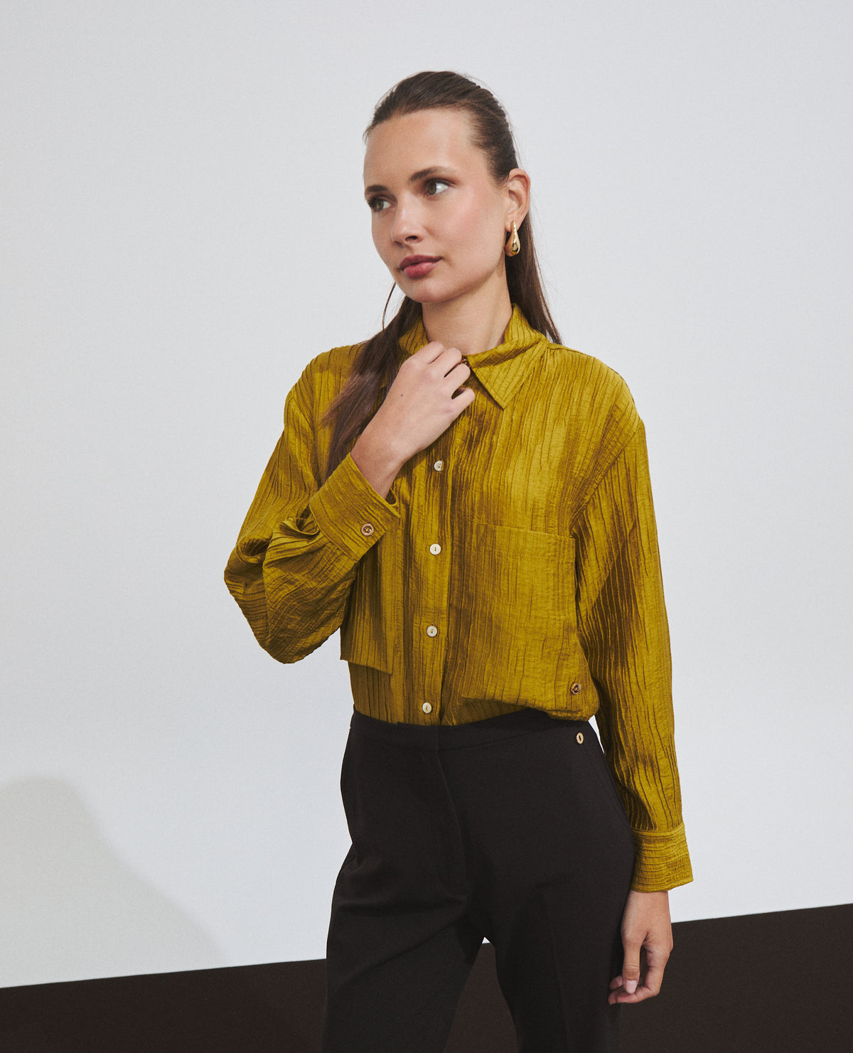 Camisa de mujer con tejido con textura