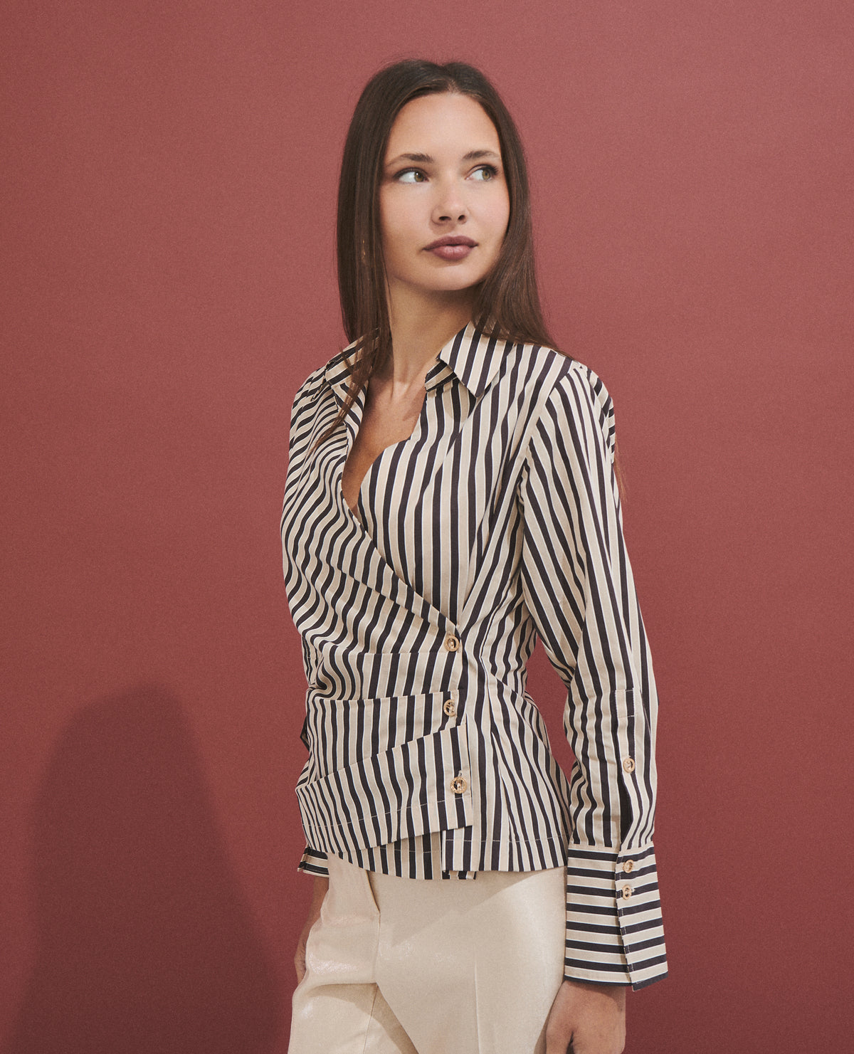 Camisa de mujer 100% algodón con cruce