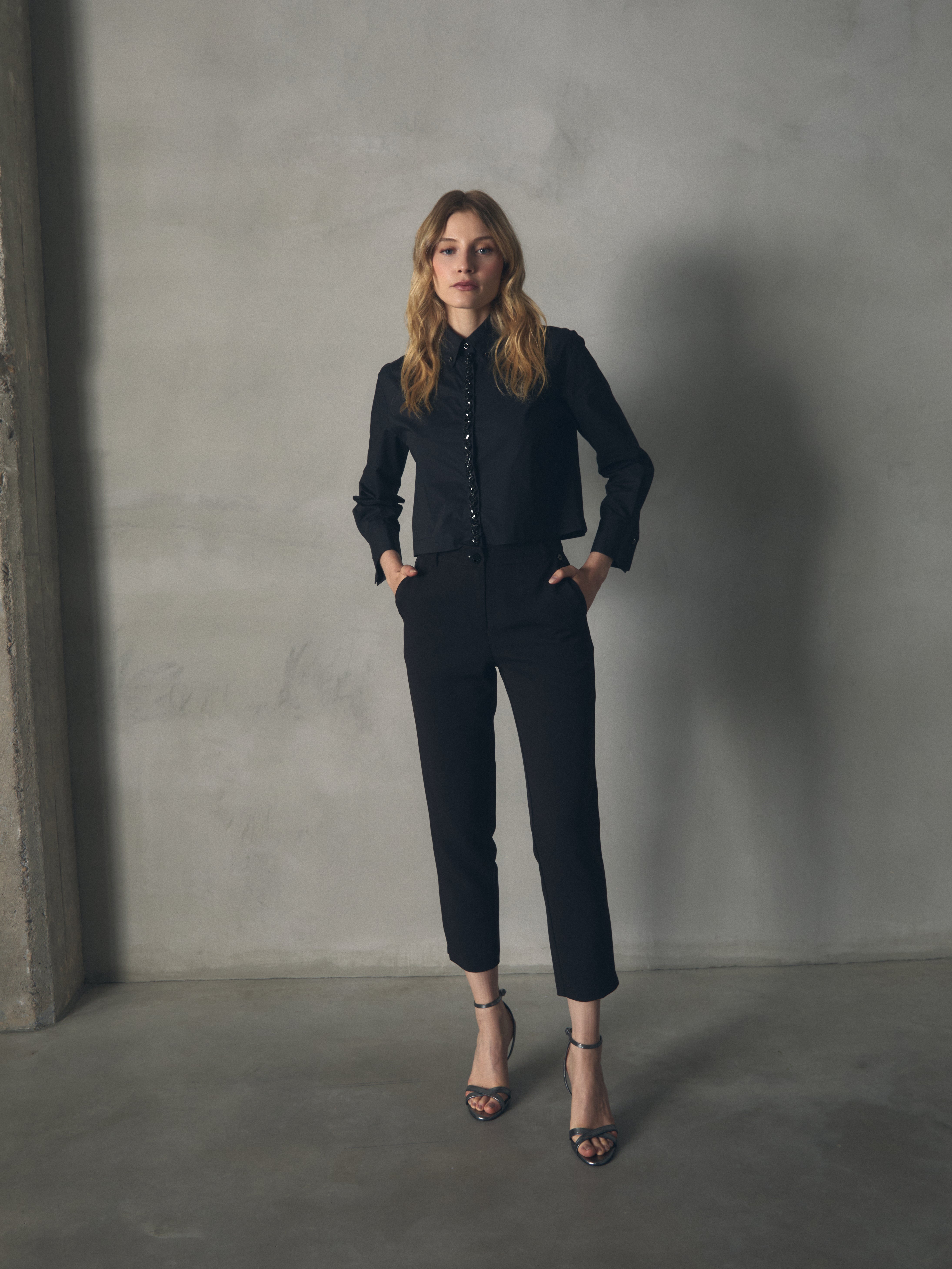 PANTALON PLIEGUE BOTÓN