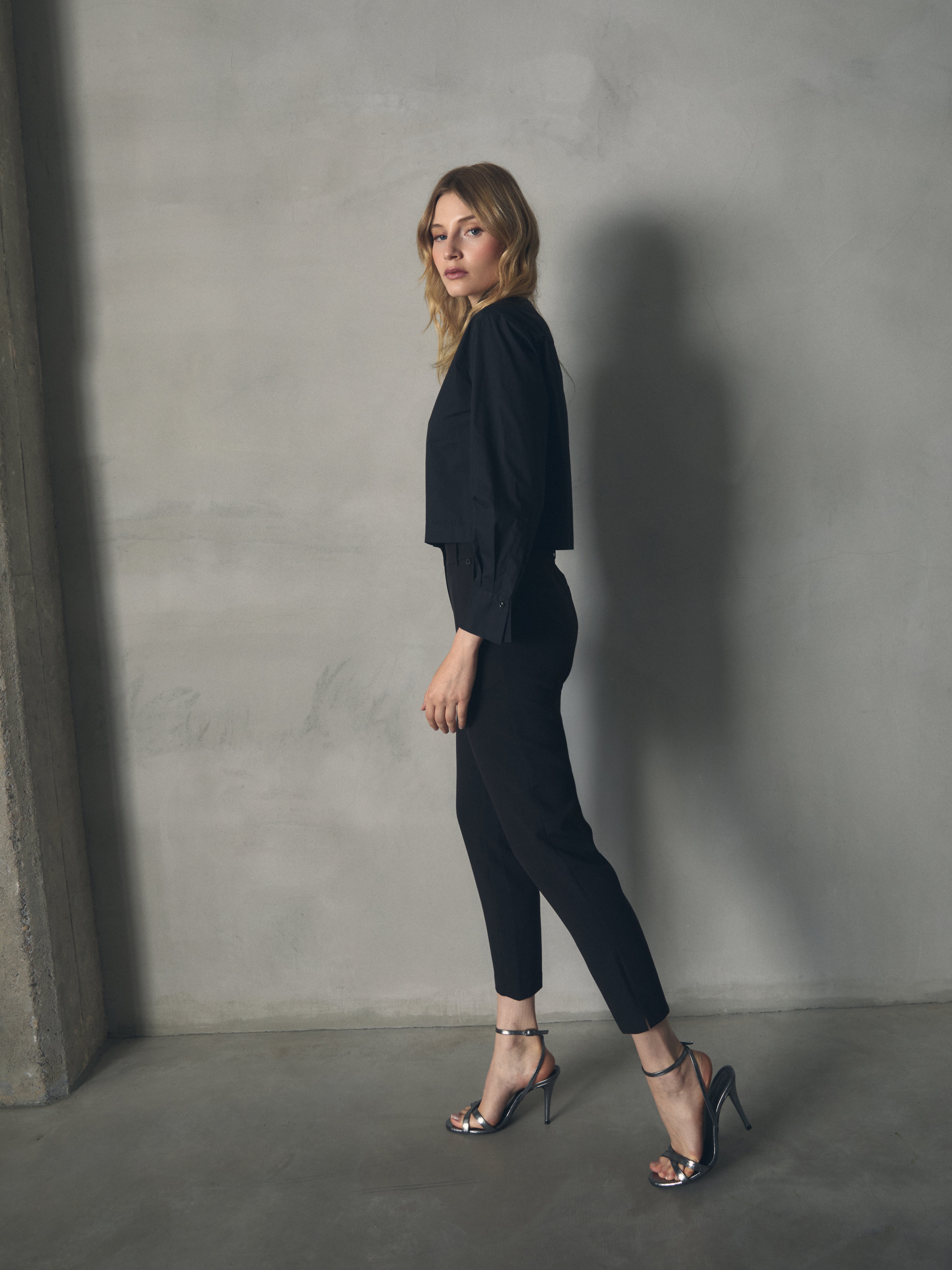 PANTALON PLIEGUE BOTÓN