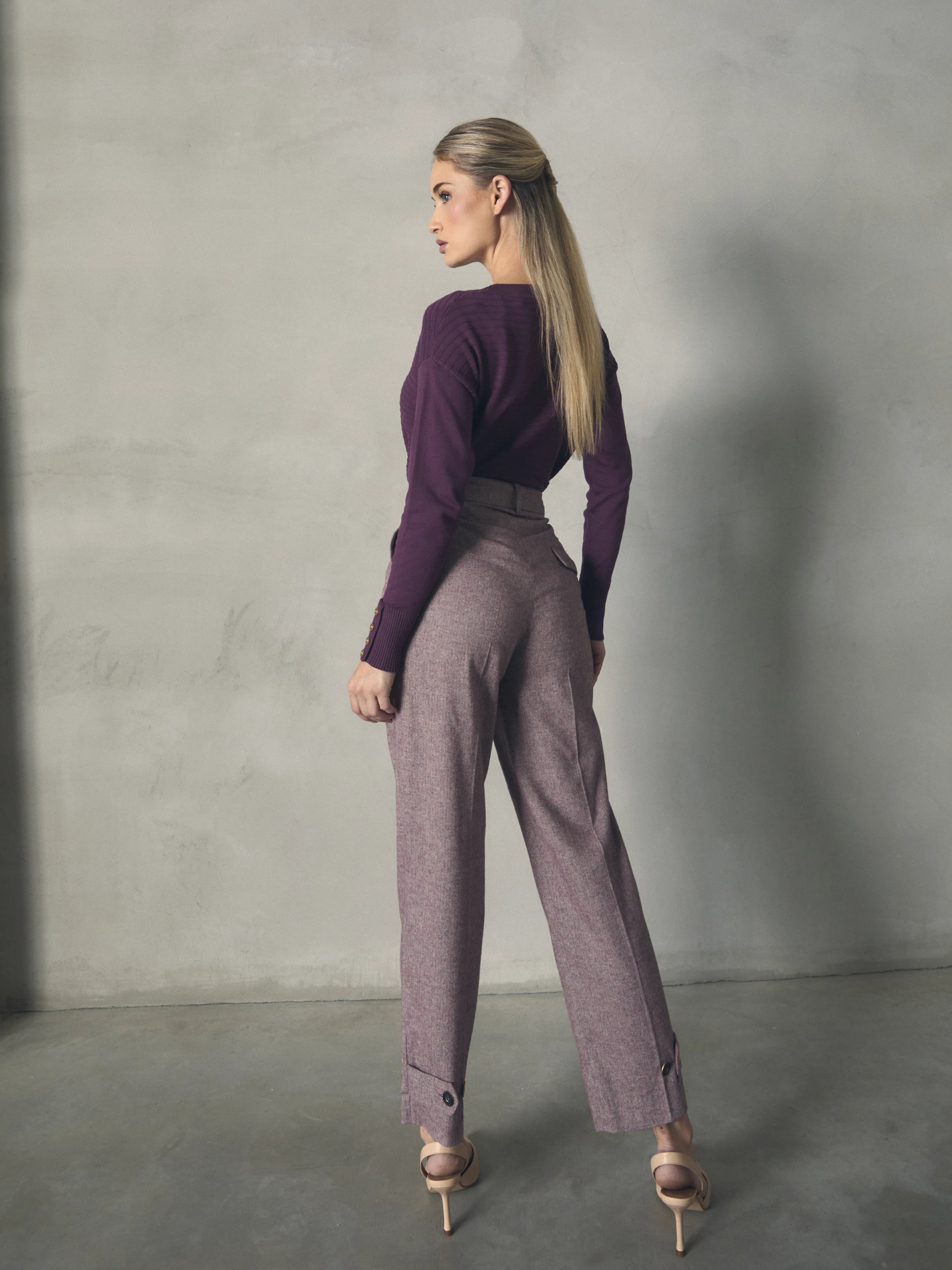 PANTALON RECTO CON BOTONES EN EL BAJO