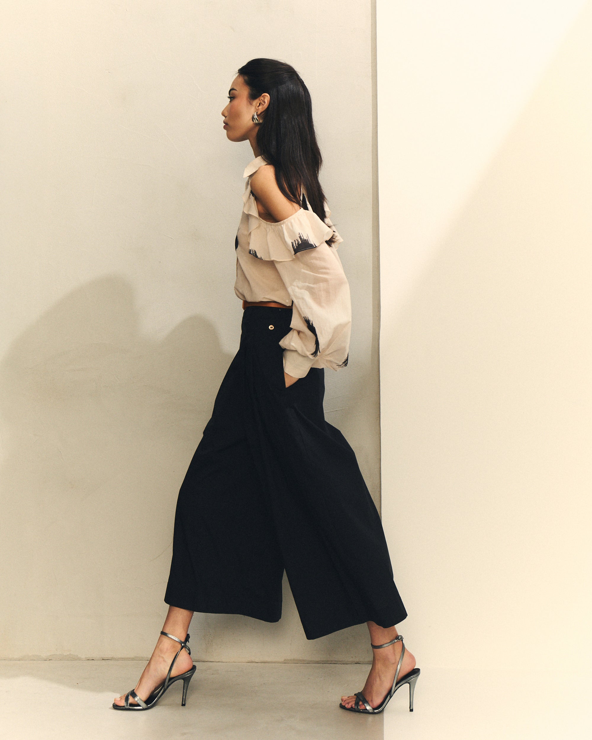 Pantalón popelín ligero negro mujer tailoring — Hannibal Laguna Collection