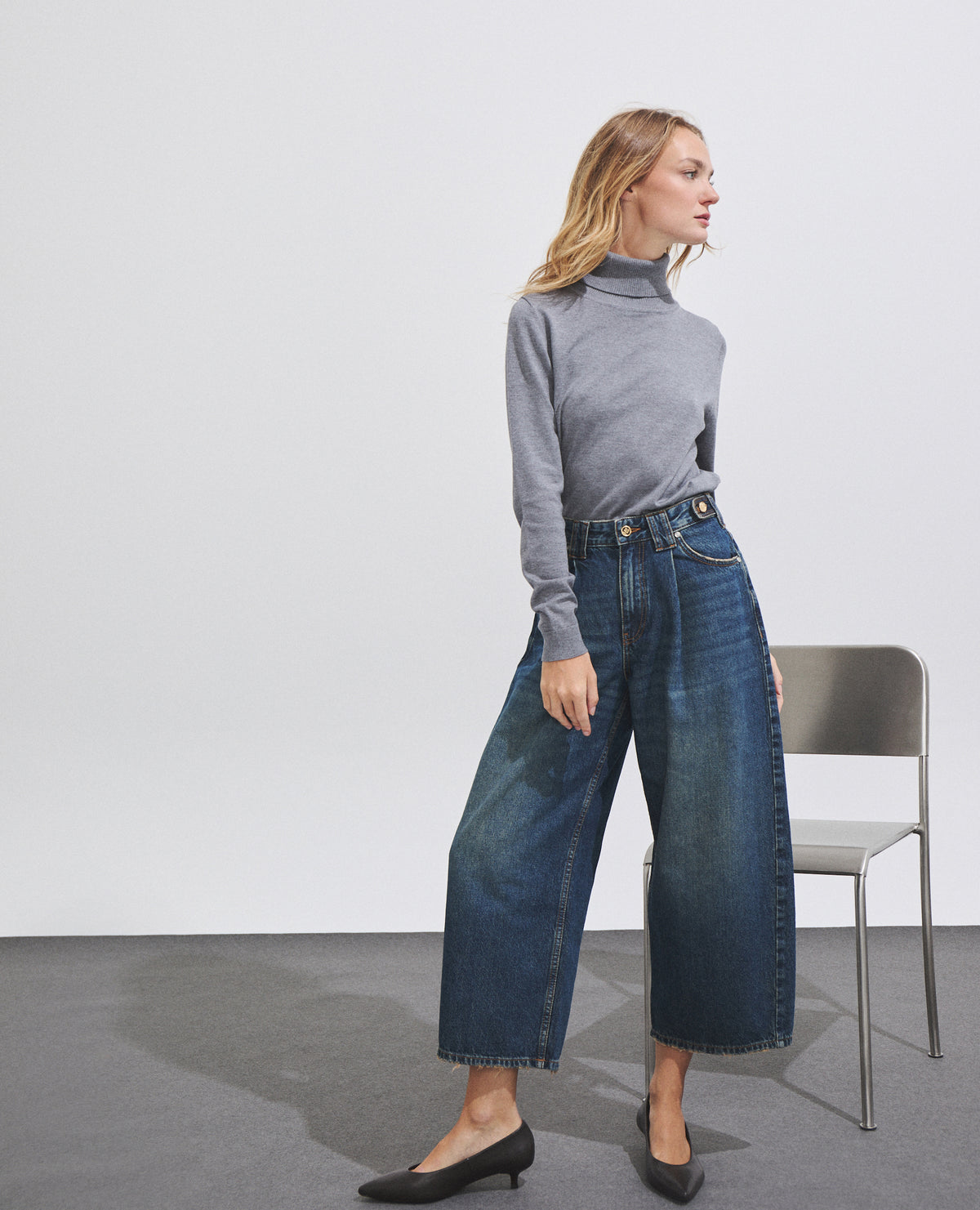 Pantalón vaquero de mujer con trabillas
