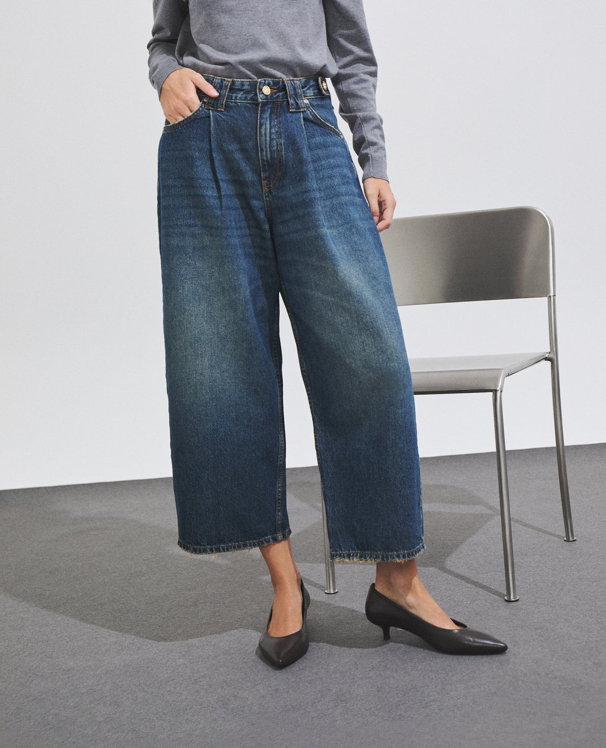 Pantalón vaquero de mujer con trabillas