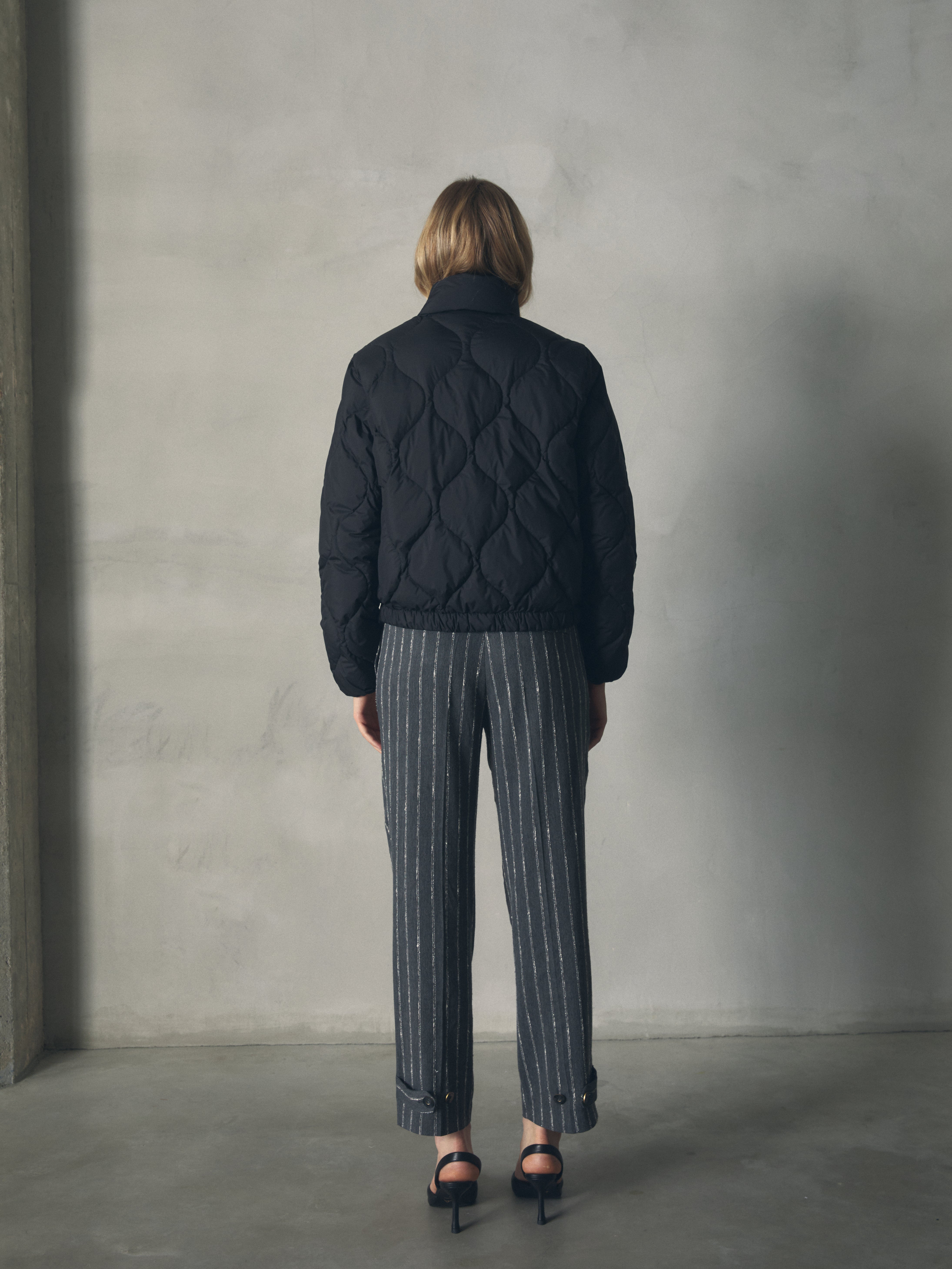 PLUMAS CORTO ACOLCHADO OCHOS