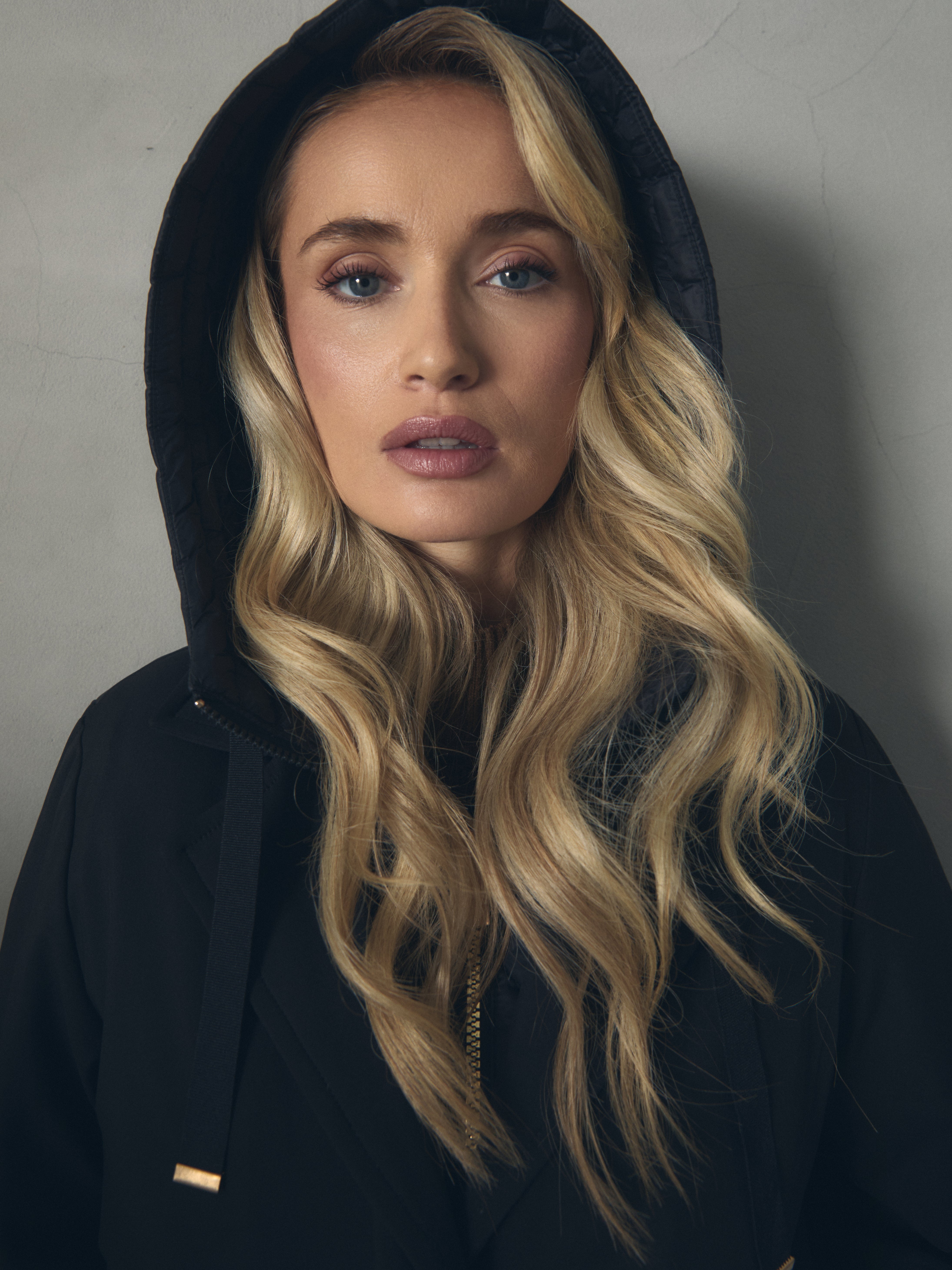 GABARDINA PRENDA DOBLE CON CAPUCHA