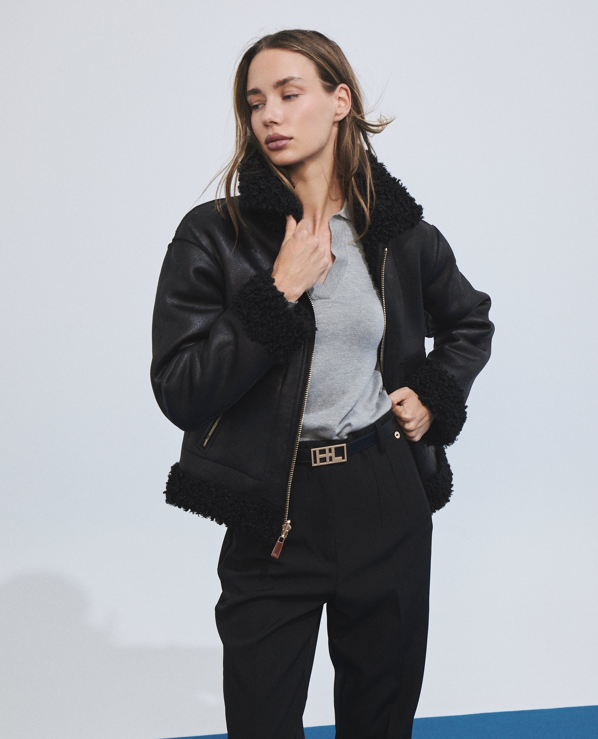 Pantalón slim negro de Hannibal Laguna — detalle del tejido