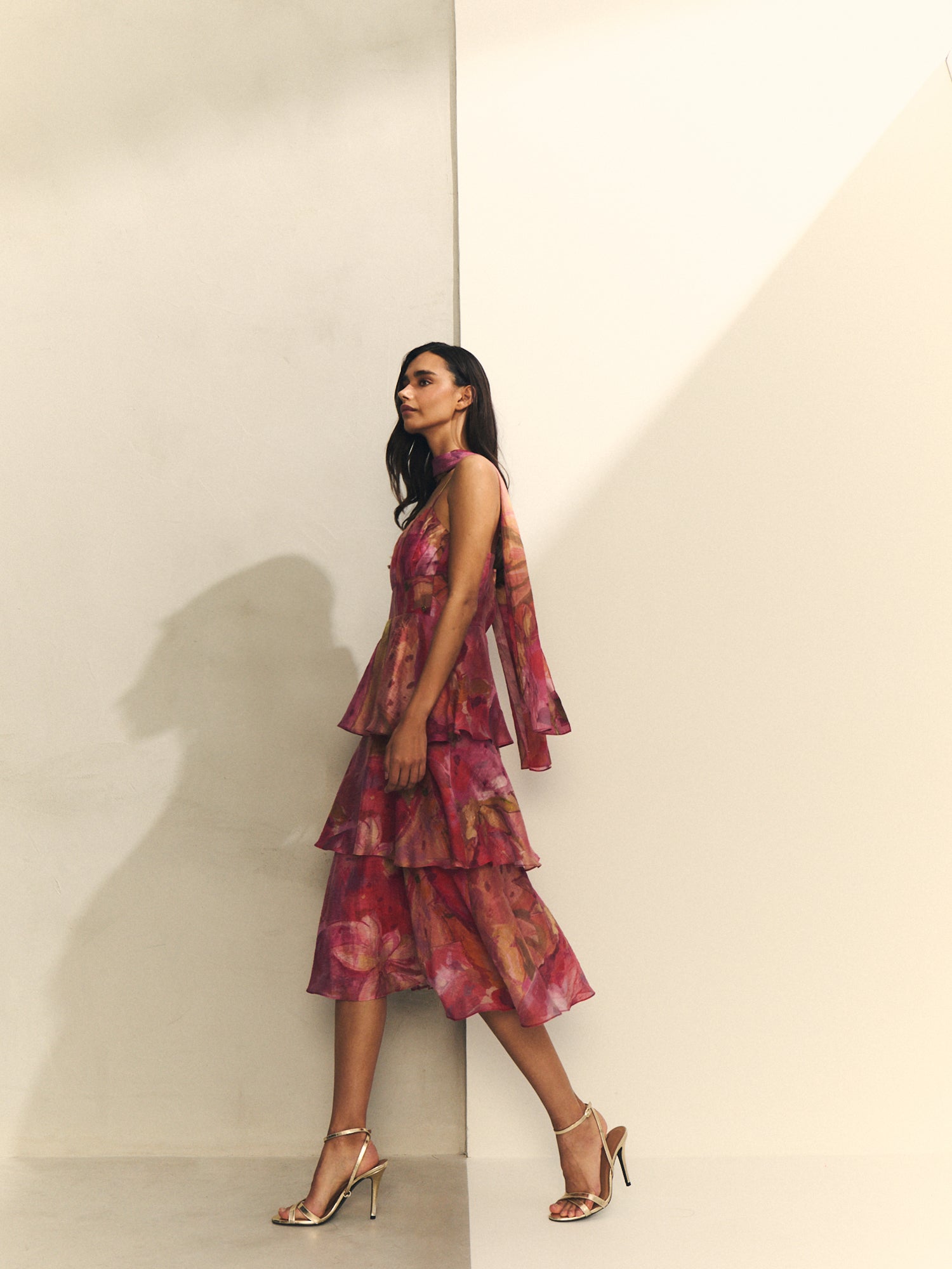 VESTIDO CON VOLANTES ESTAMPADO