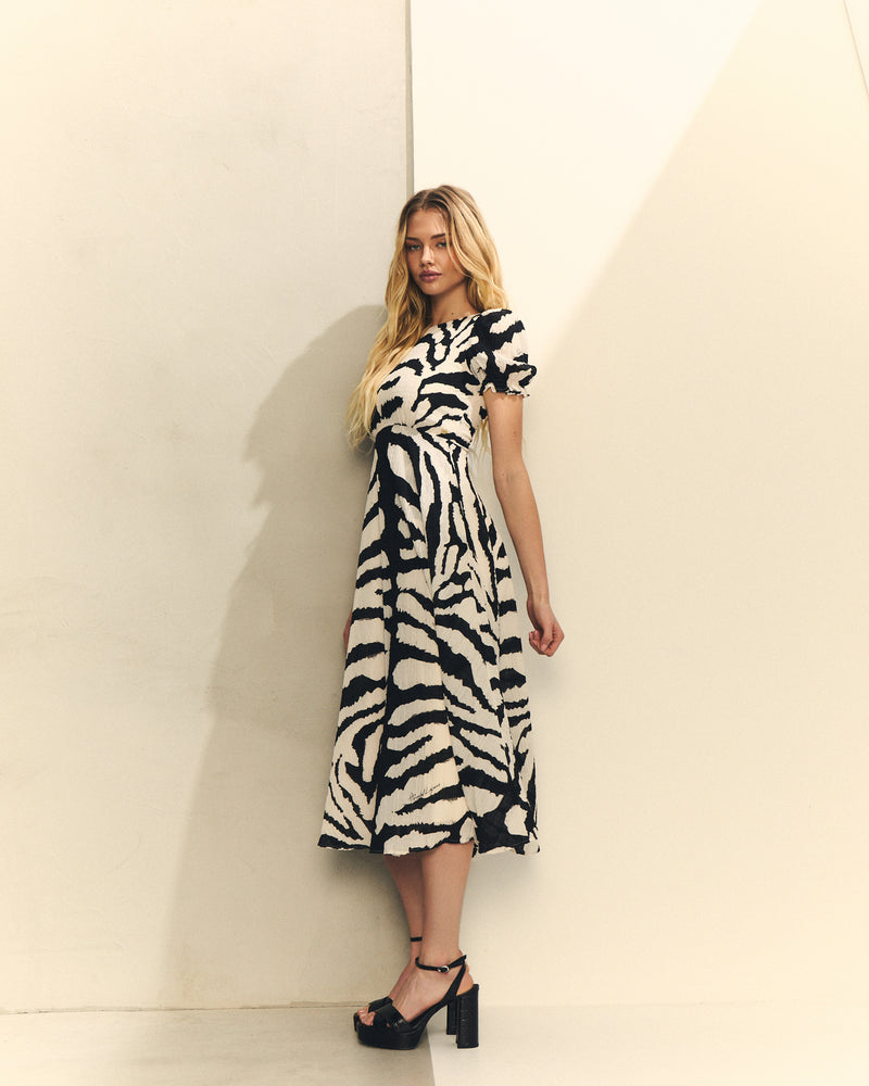 VESTIDO ESTAMPADO CEBRA MANGA CORTA