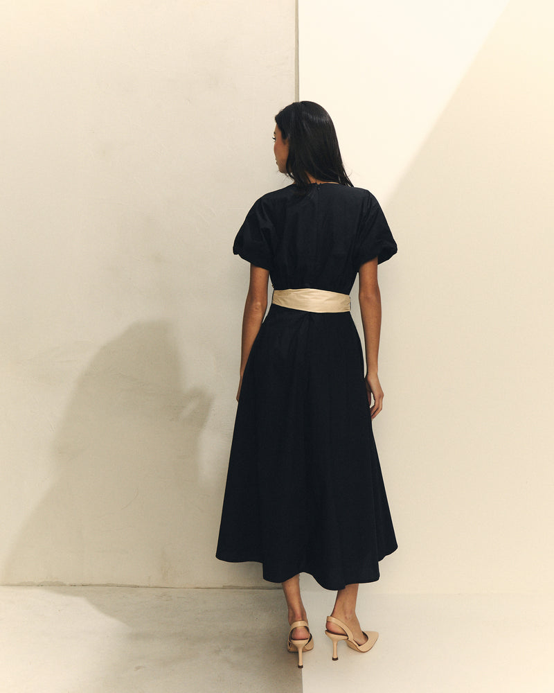 VESTIDO LISO POPELIN ESCOTE PICO