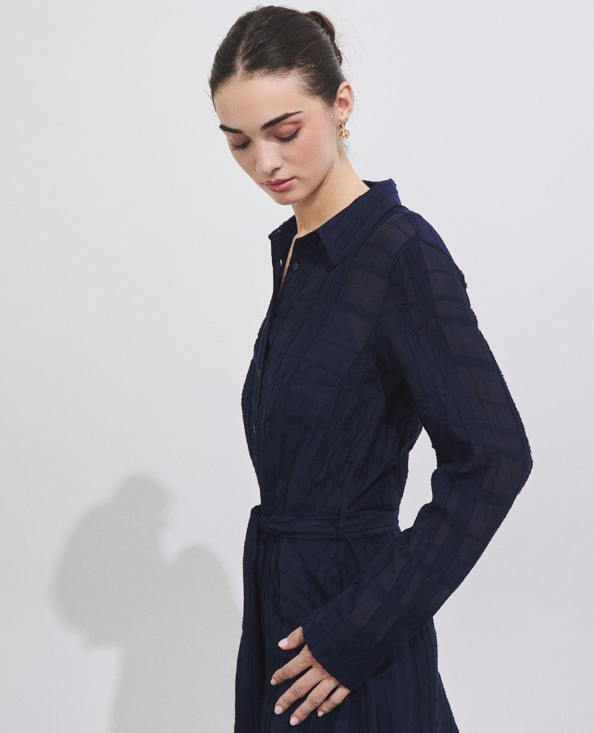 Vestido camisero largo con cinturón