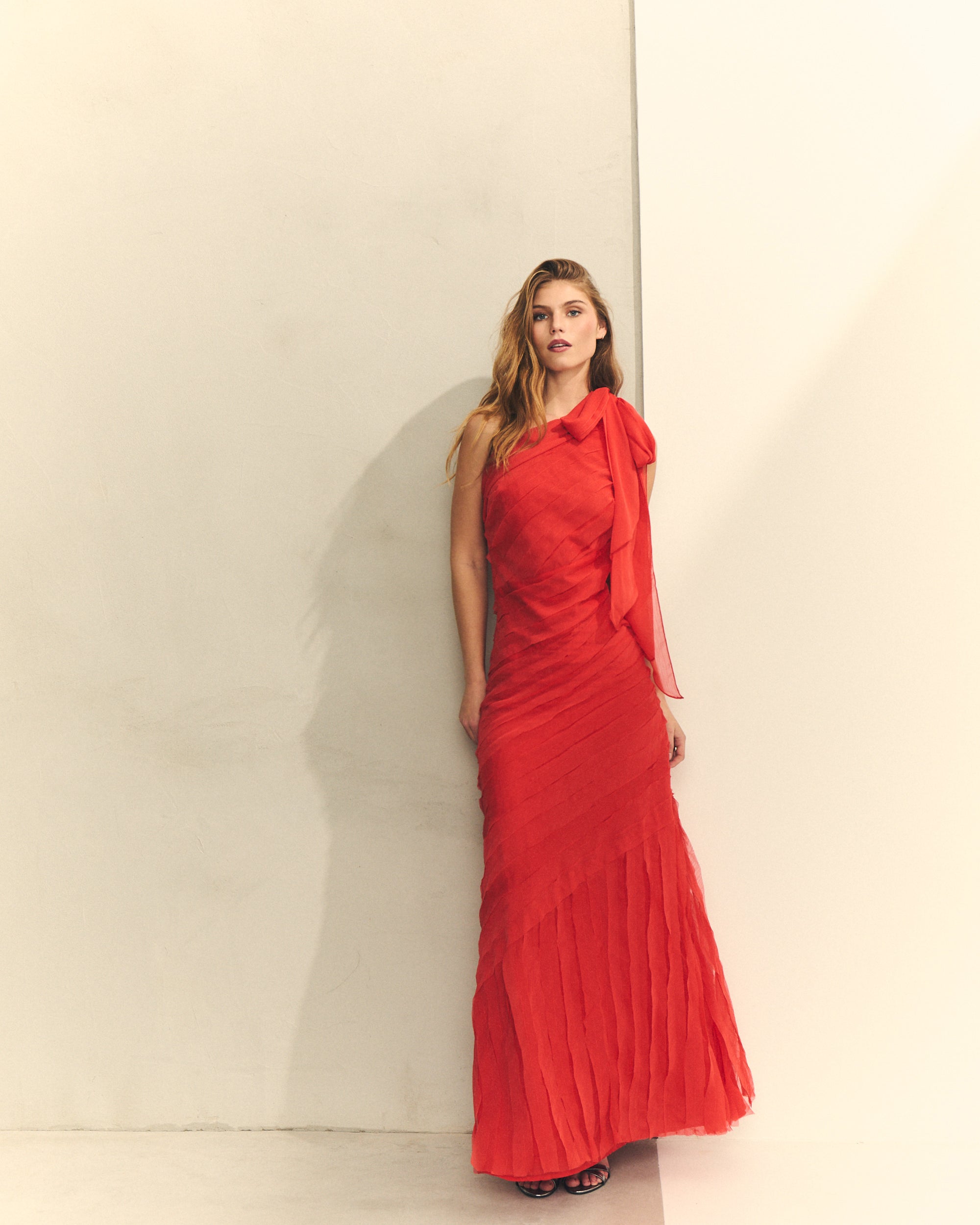 VESTIDO LAZO SIN MANGAS PLISADO