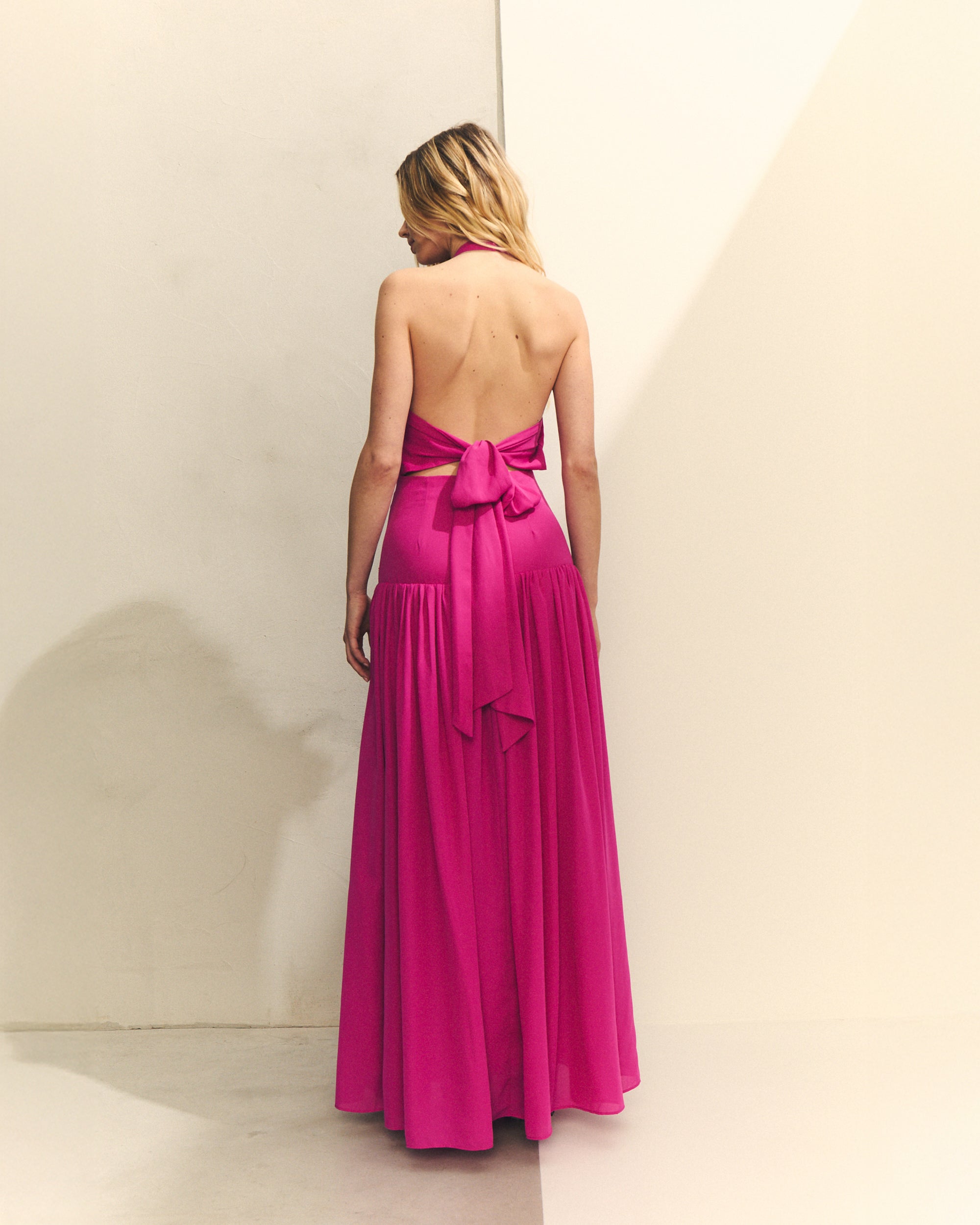 VESTIDO LISO CUELLO HALTER