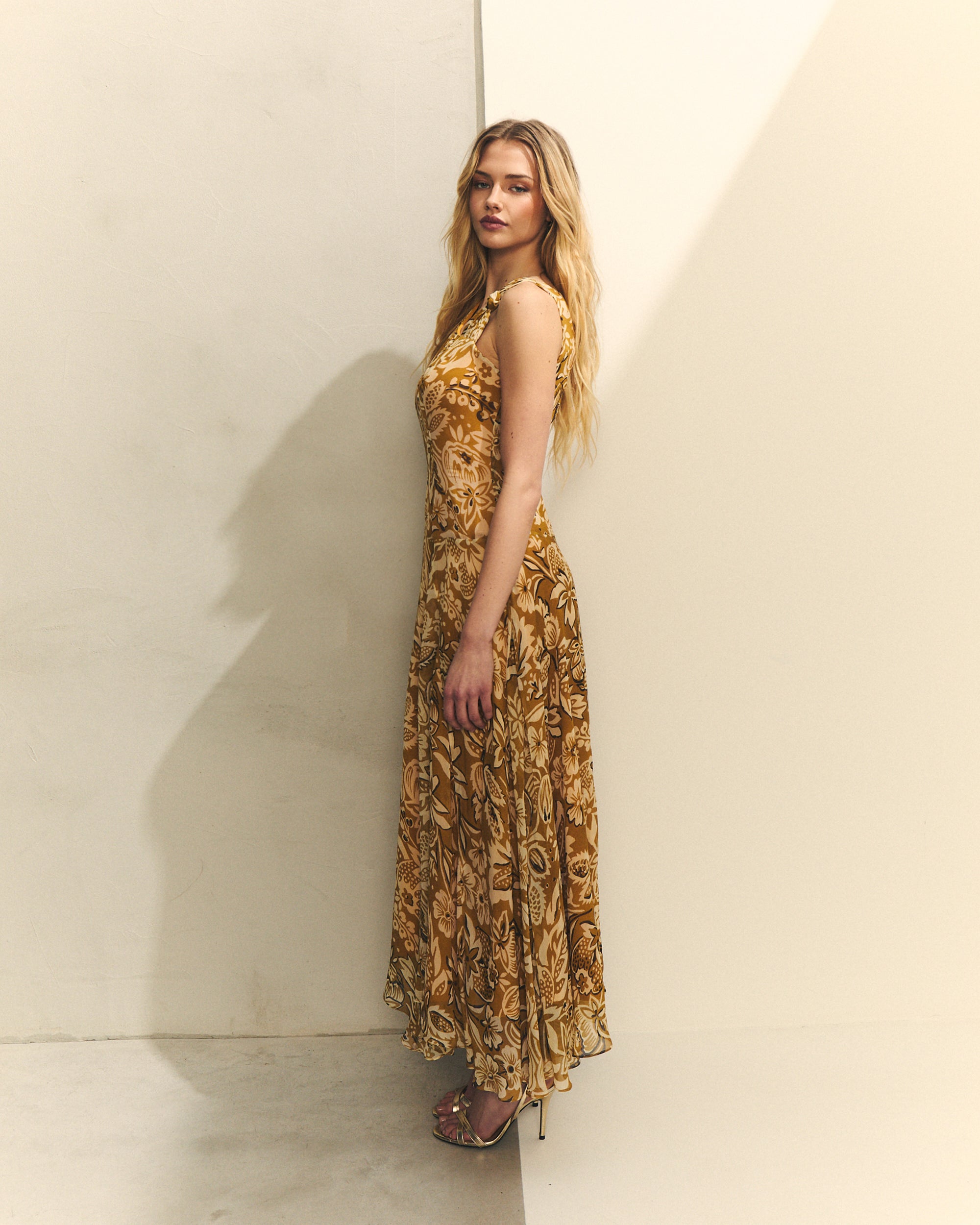 VESTIDO ESTAMPADO ESCOTE ASIMETRICO