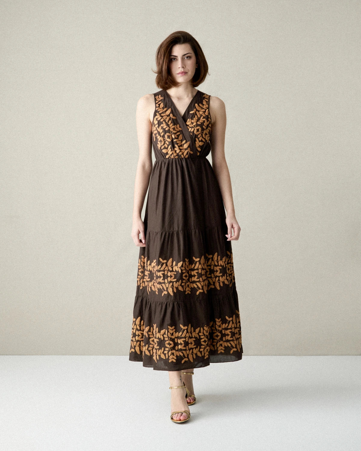 VESTIDO MIDI BORDADO FLORAL
