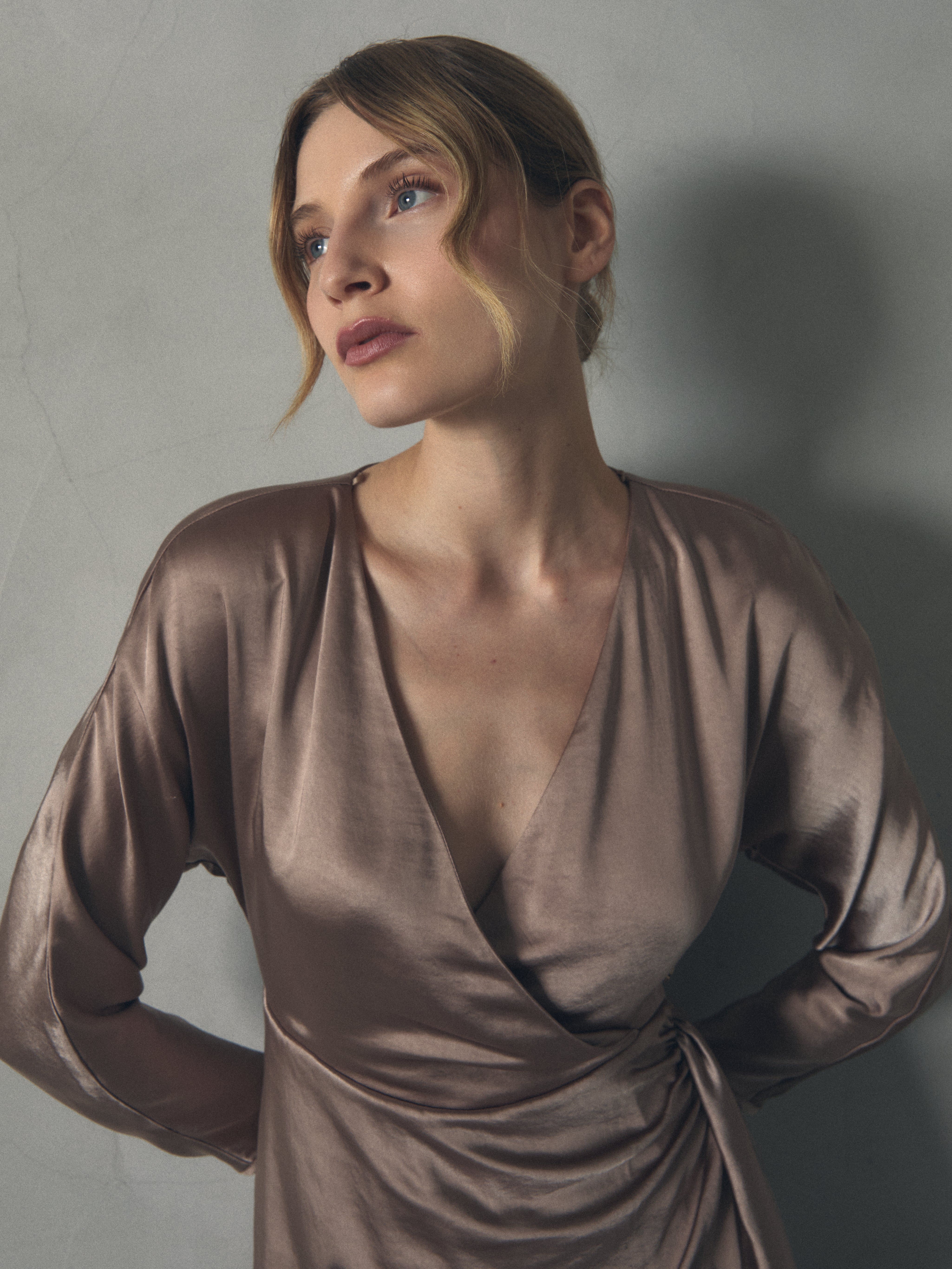VESTIDO RASO LAZO CINTURA