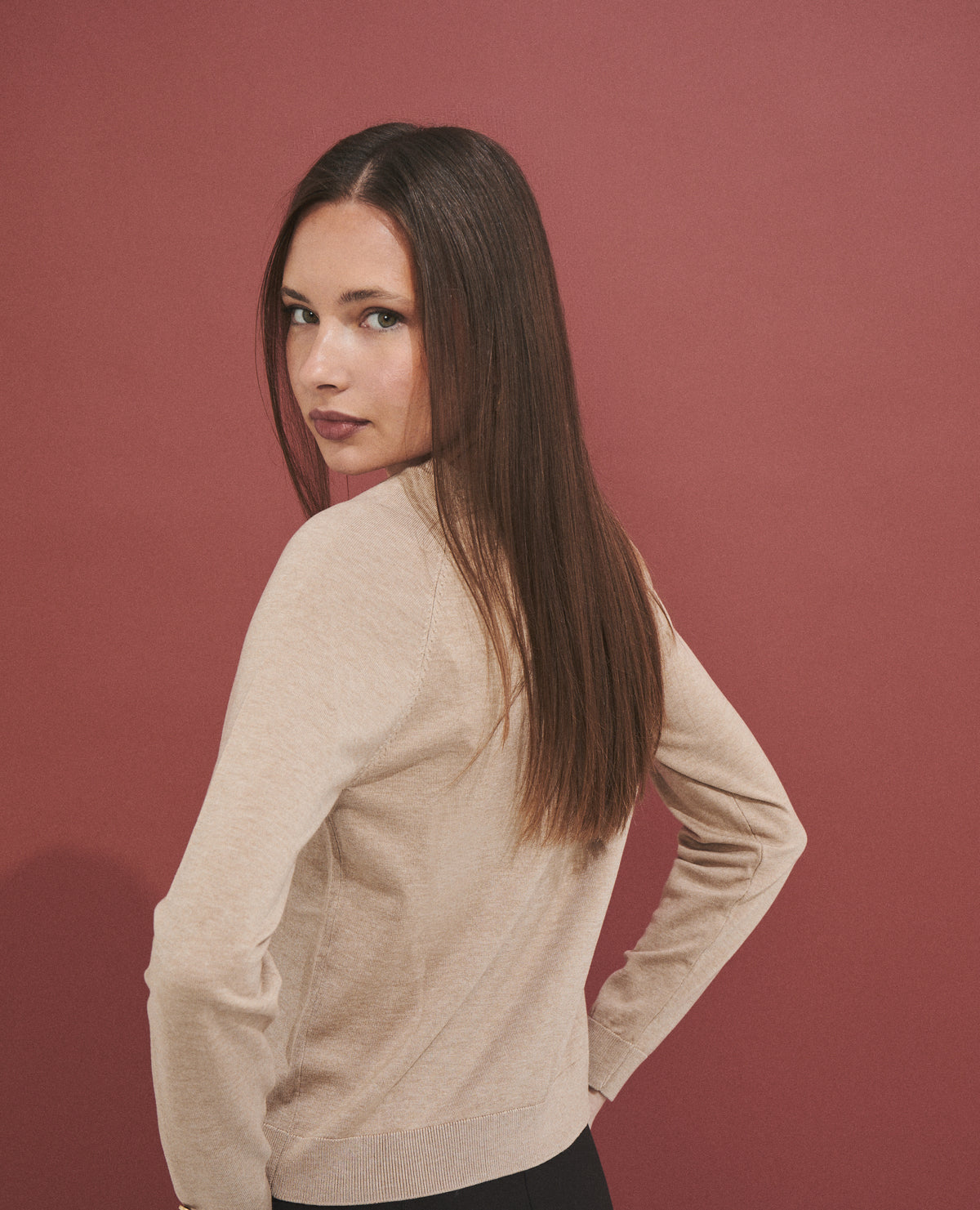 Jersey de mujer de punto fino con cuello redondeado