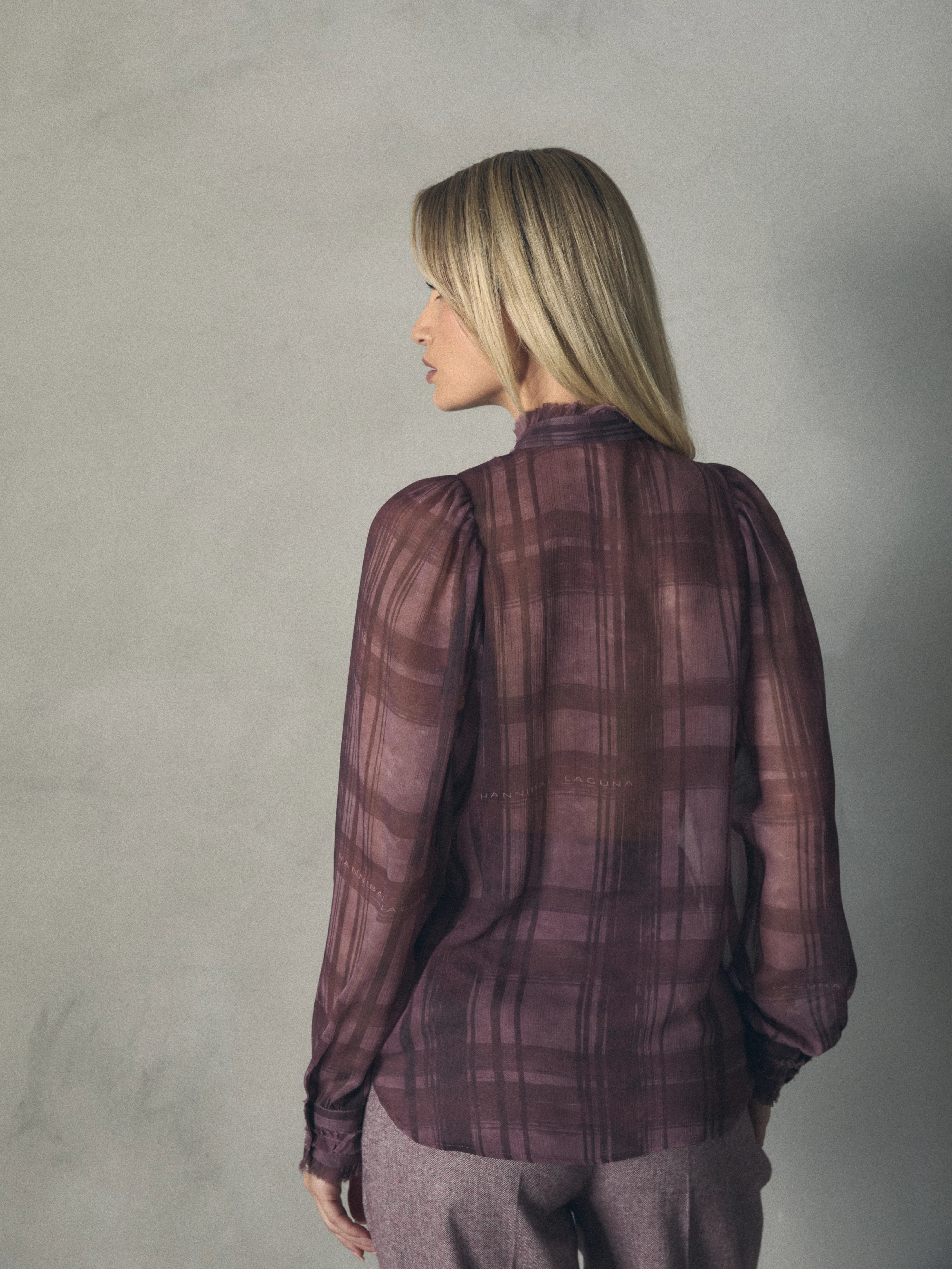 BLUSA DE CUADROS DETALLE DELANTERO de mujer Hannibal Laguna Collection