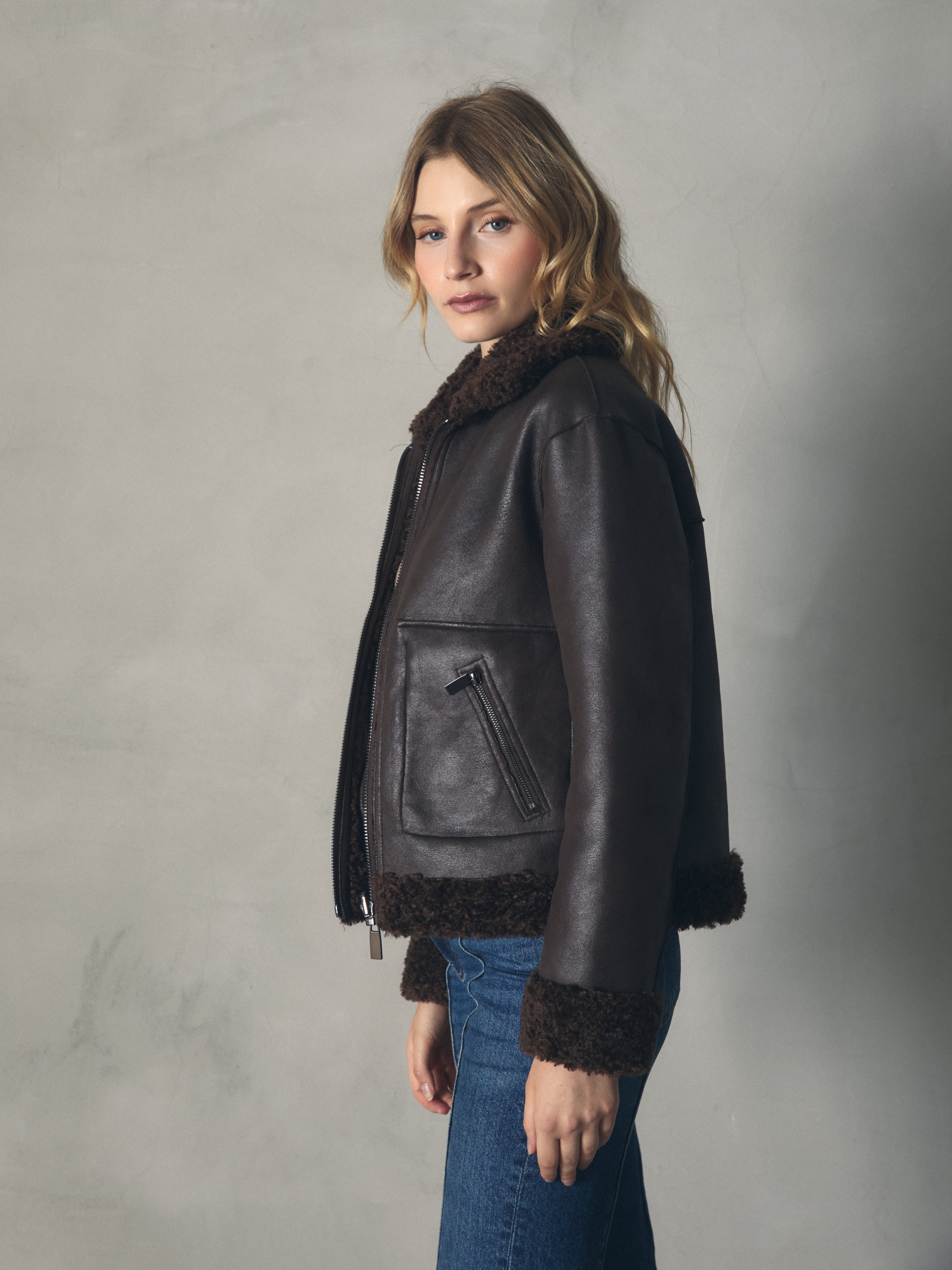 CAZADORA CORTA BOLSILLOS GRANDES de mujer Hannibal Laguna Collection