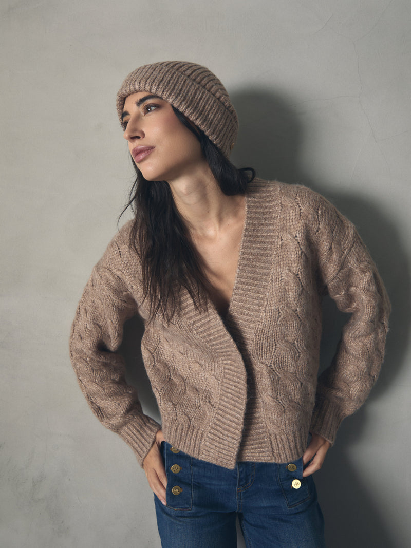 GORRO DE LANA CON LOGO