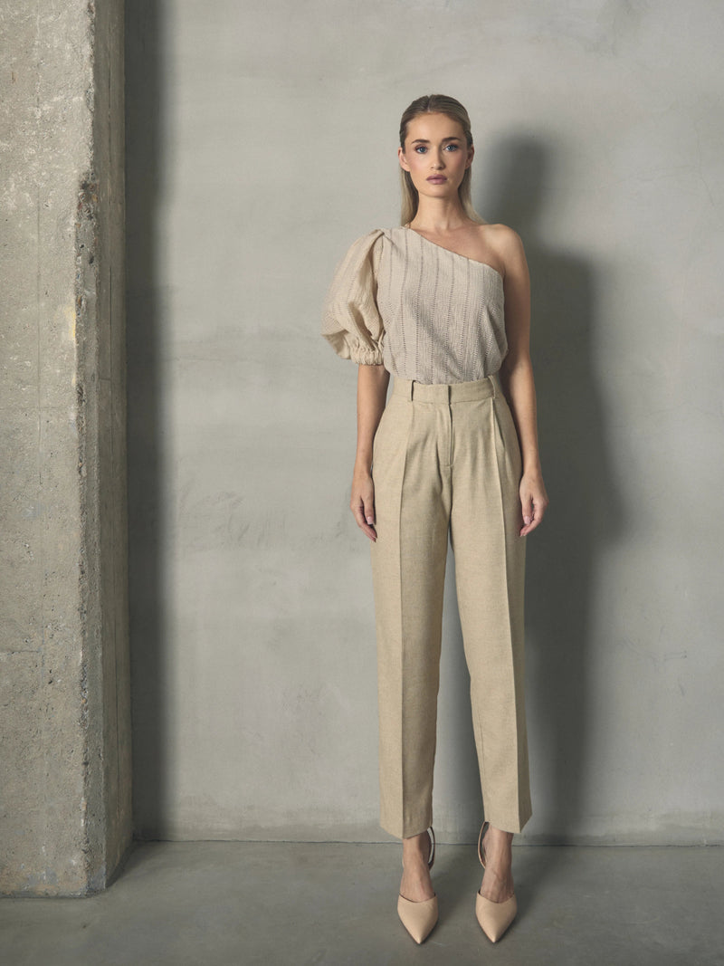 PANTALON RECTO CON BOTONES EN EL BAJO