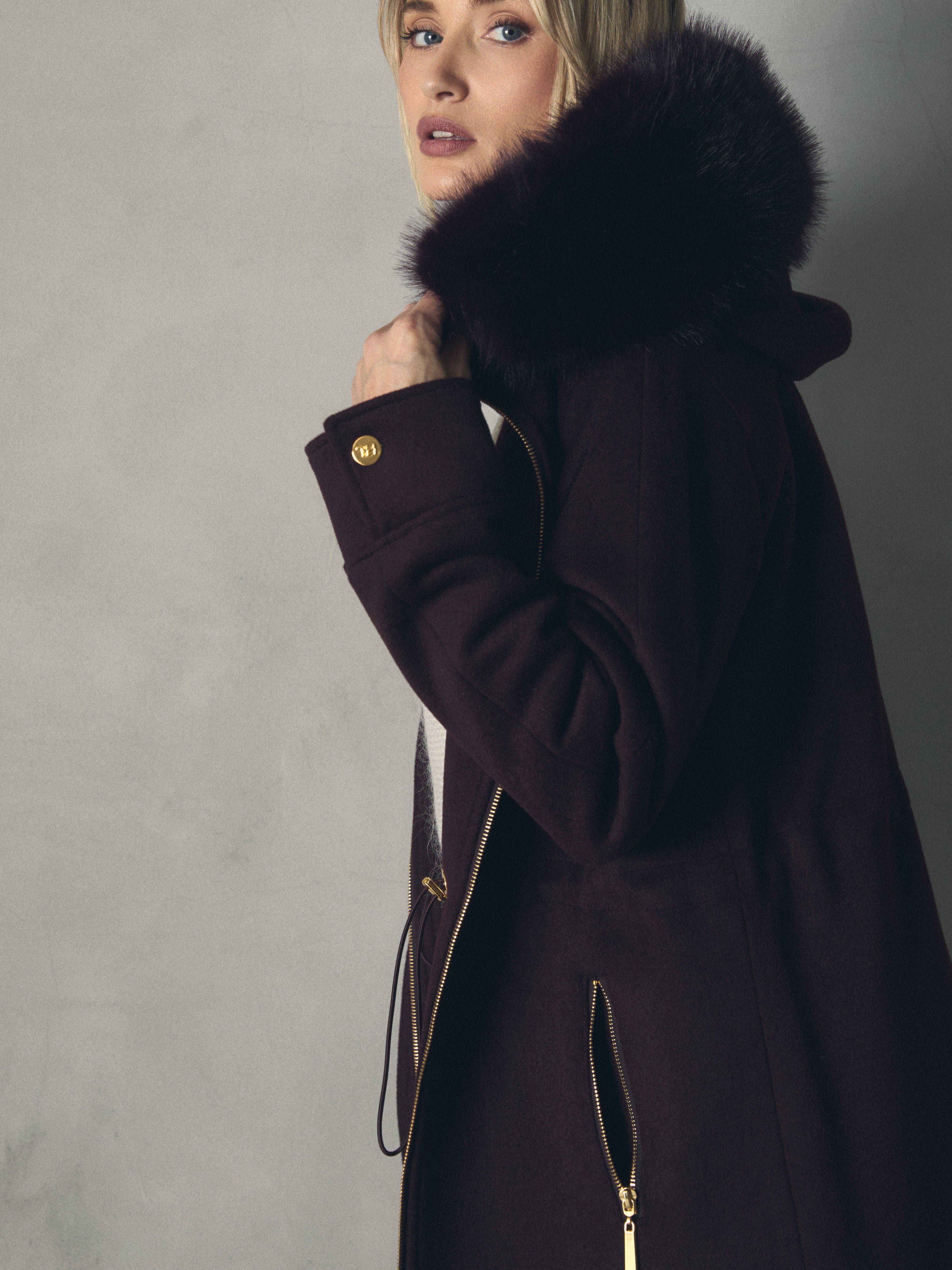 TRENKA CON CAPUCHA DETALLE PELO de mujer Hannibal Laguna Collection