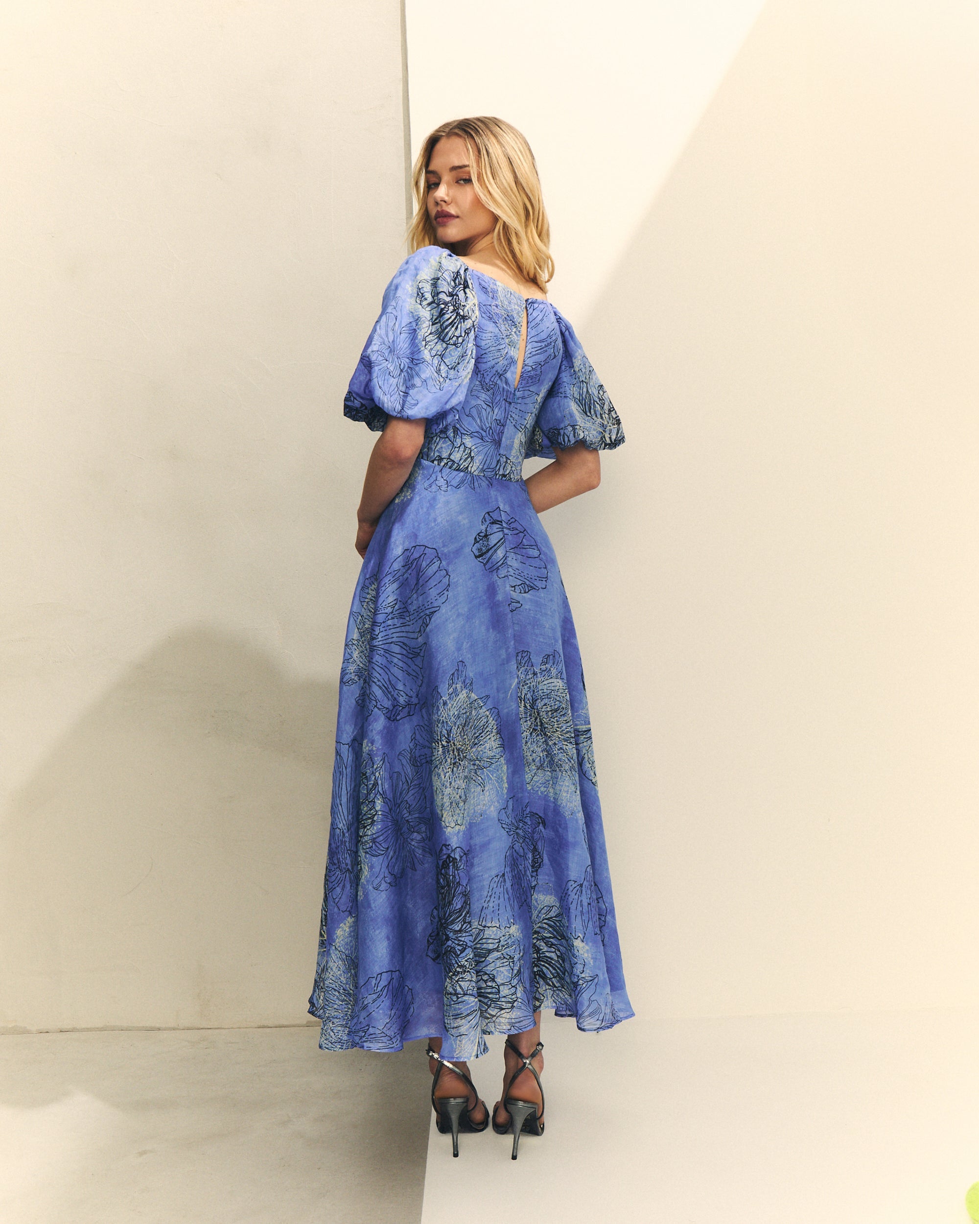 Vestido largo manga abullonada estampado floral azul — Hannibal Laguna Collection SS26