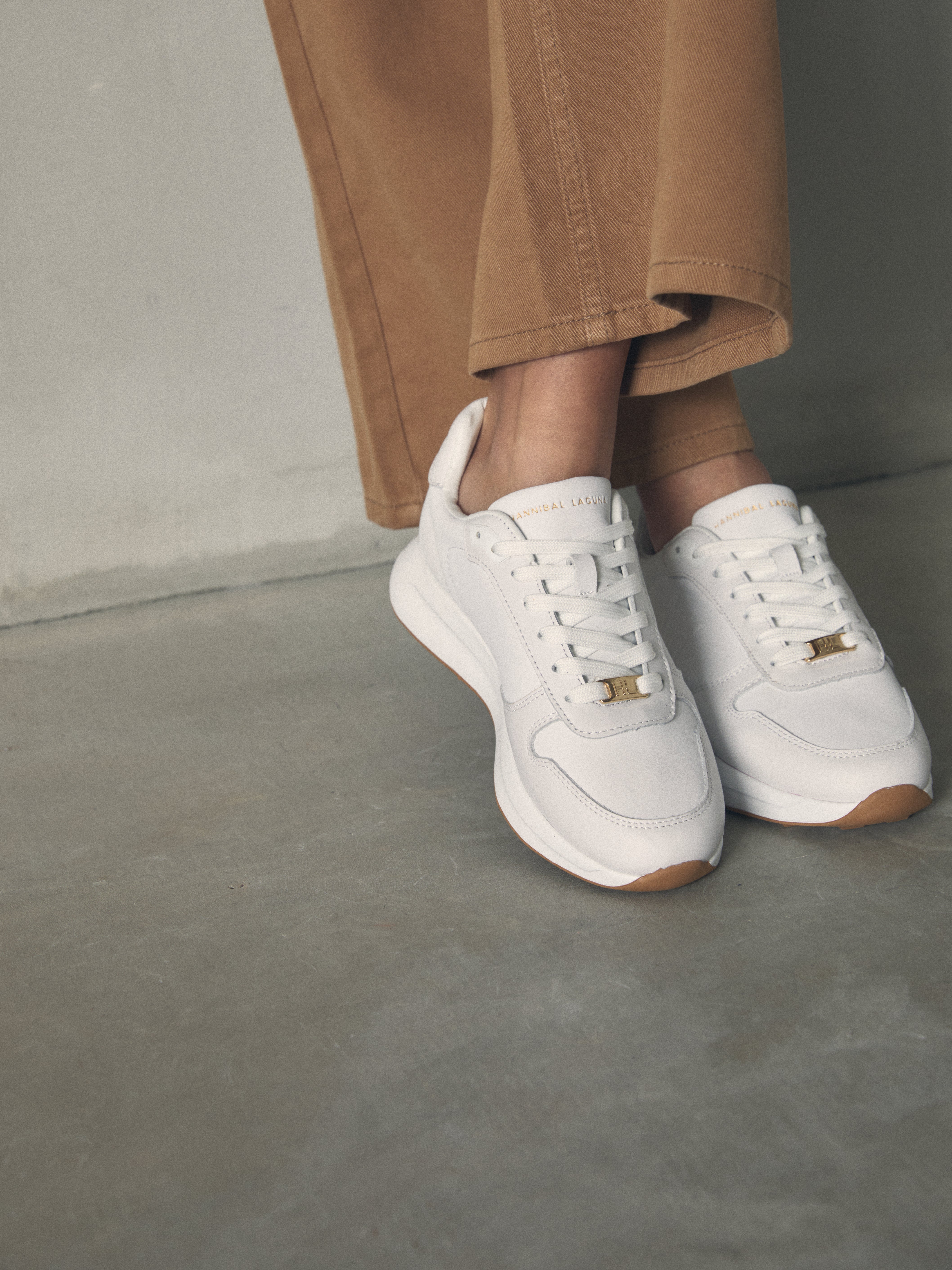 ZAPATILLA BLANCA de mujer Hannibal Laguna Collection