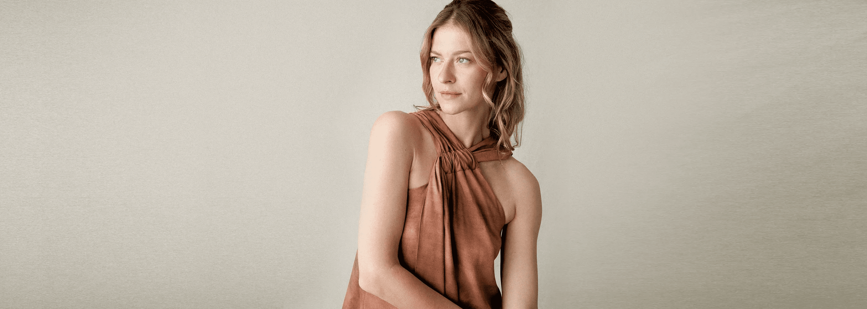 3 VESTIDOS PARA PLANES POST-PLAYA QUE METERÁS EN TU MALETA - Hannibal Laguna Collection