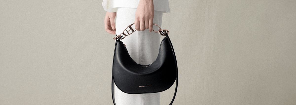 UNA CARTA DE AMOR EN FORMA DE BOLSO PARA REGALAR EN EL DÍA DE LA MADRE - Hannibal Laguna Collection