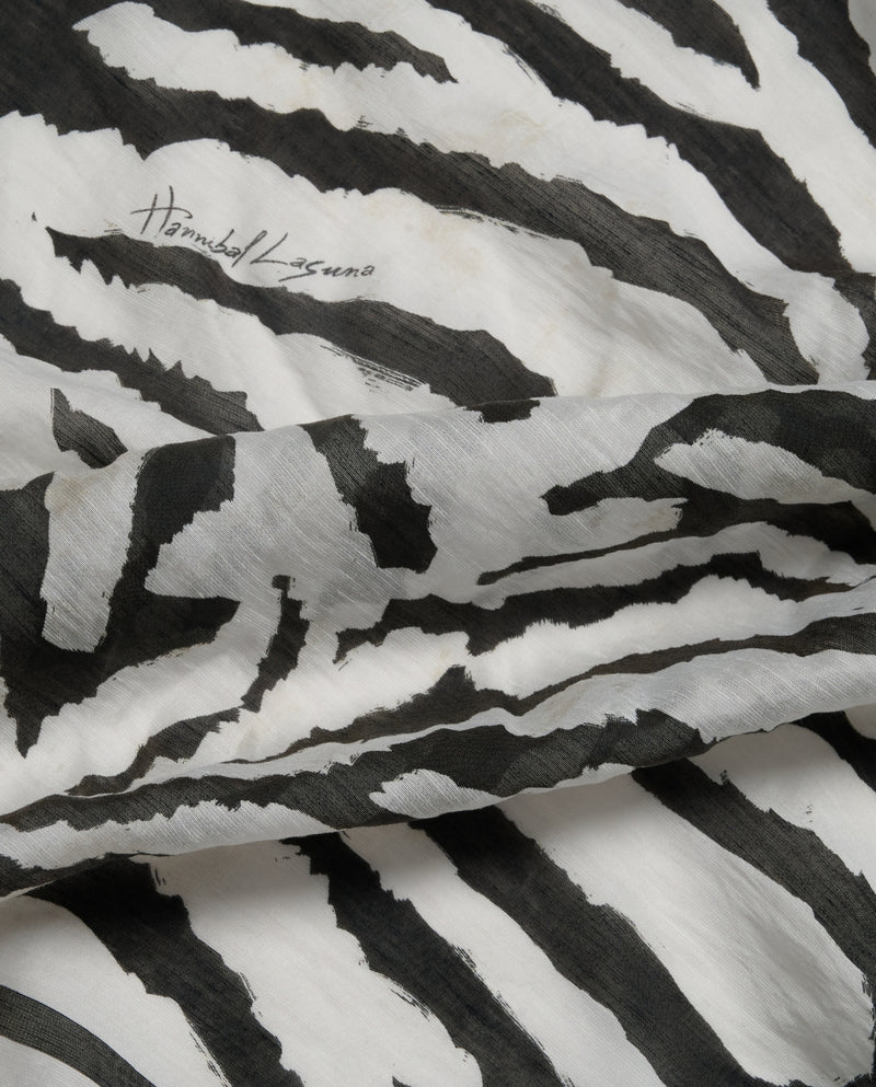 PAÑUELO ESTAMPADO CEBRA BLANCO Y NEGRO