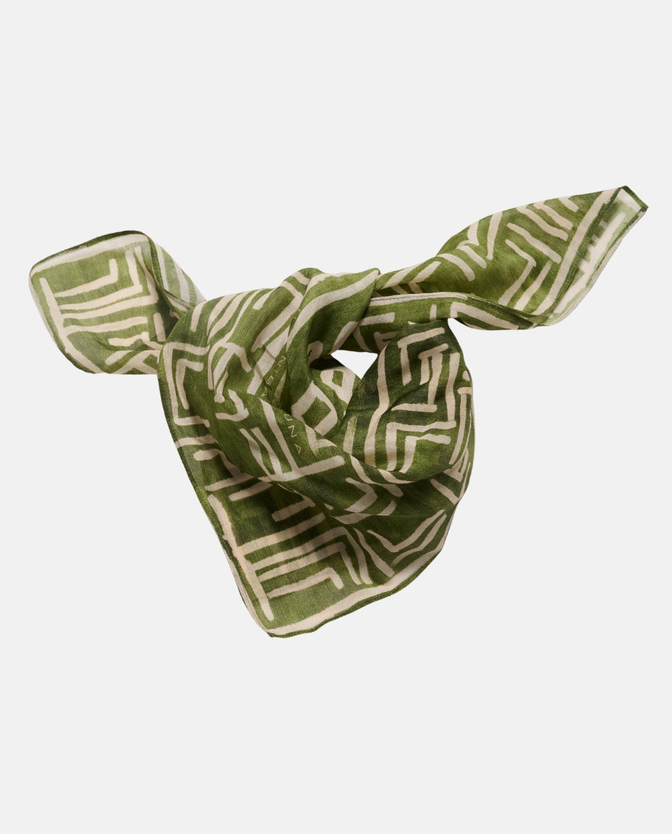 PAÑUELO ESTAMPADO GEOMÉTRICO