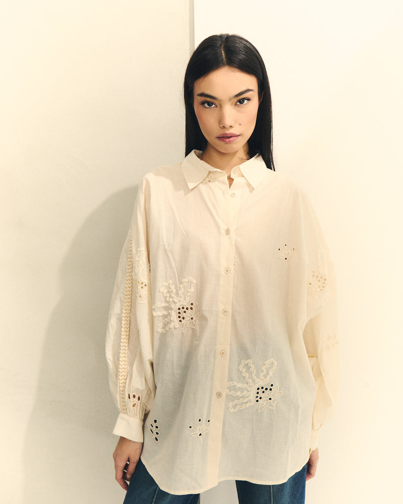 BLUSA BORDADA MANGA LARGA