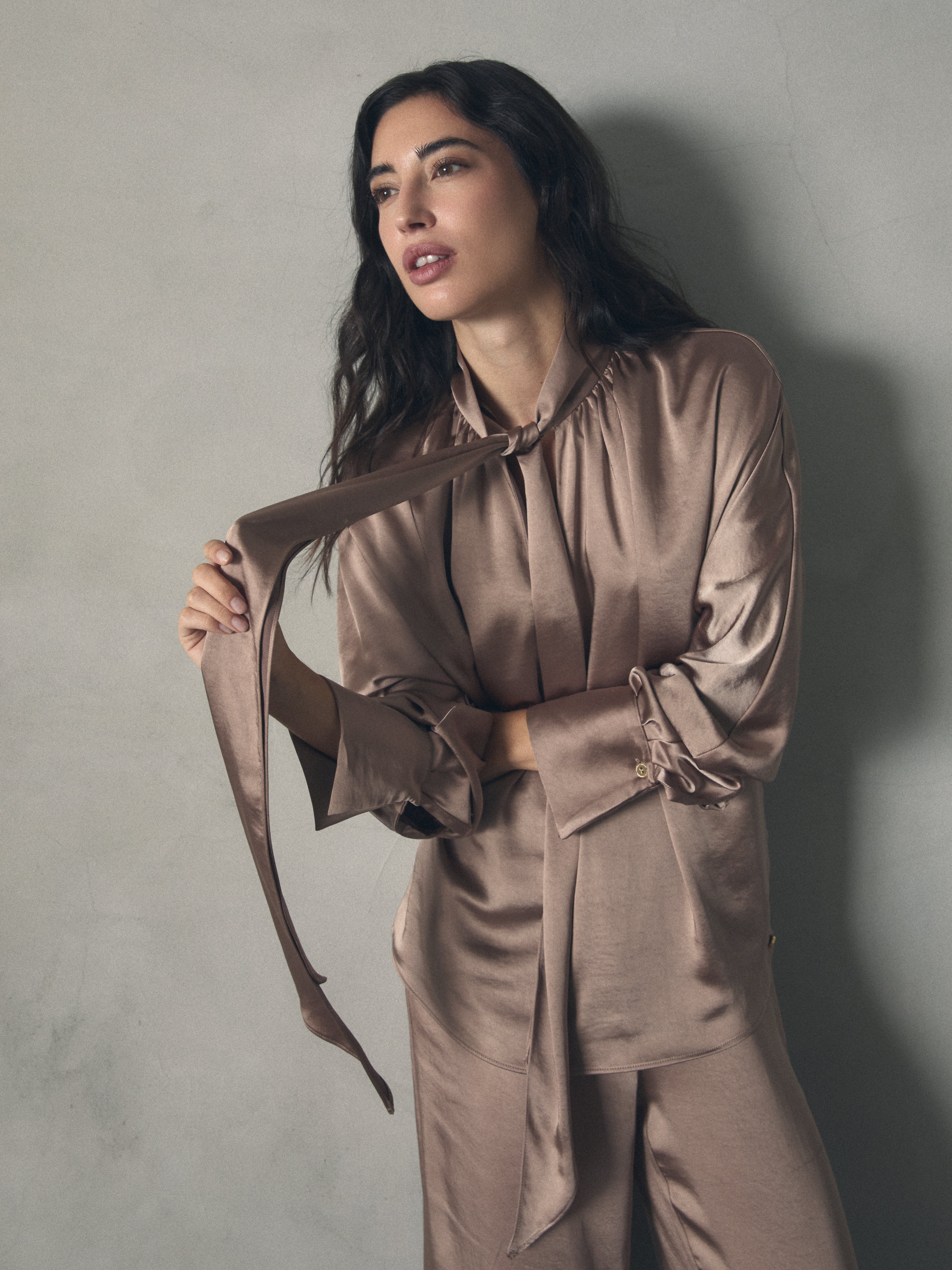 BLUSA LAZO EN CUELLO