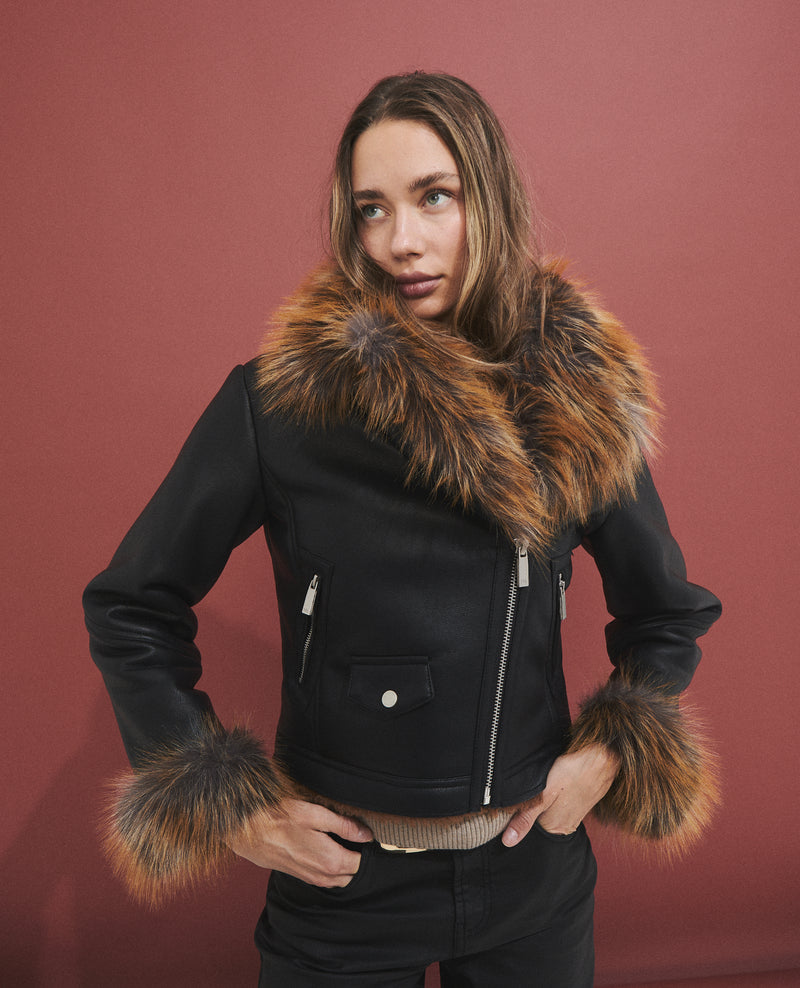Chaqueta biker de mujer con cuello de pelo