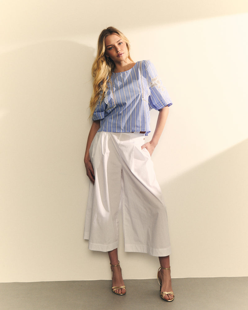BLUSA CON RAYA Y ENTREDOS