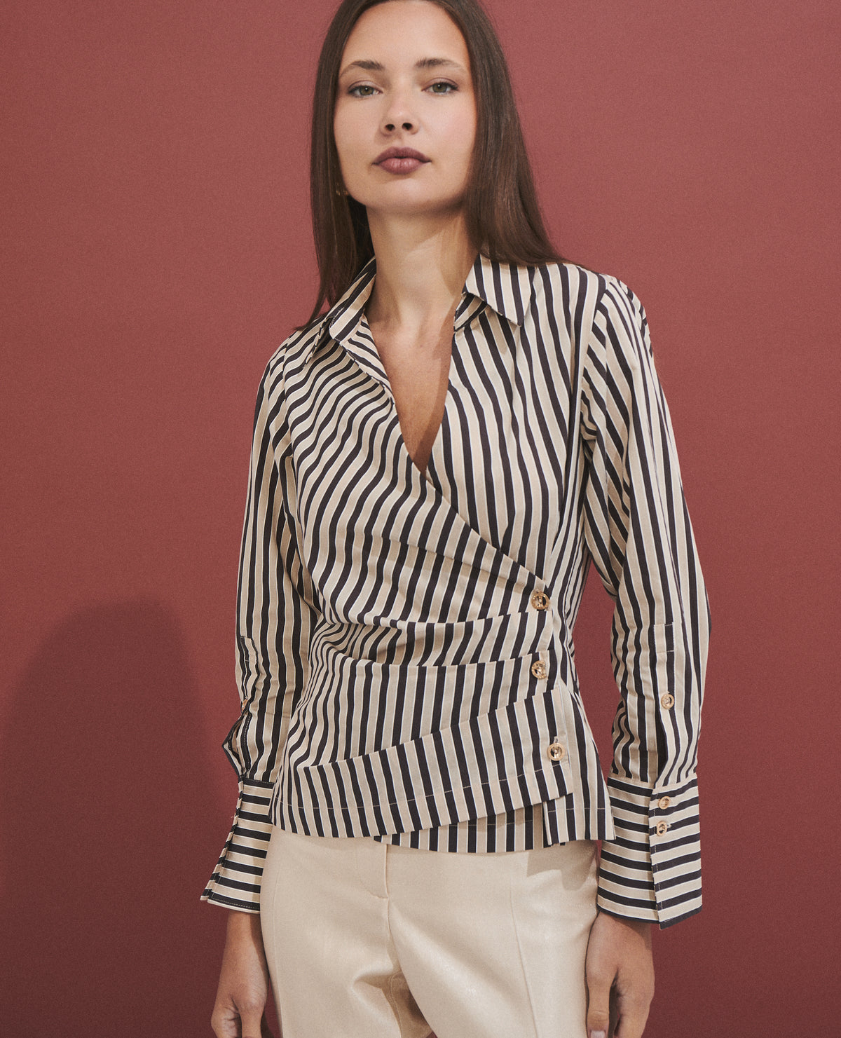 Camisa de mujer 100% algodón con cruce