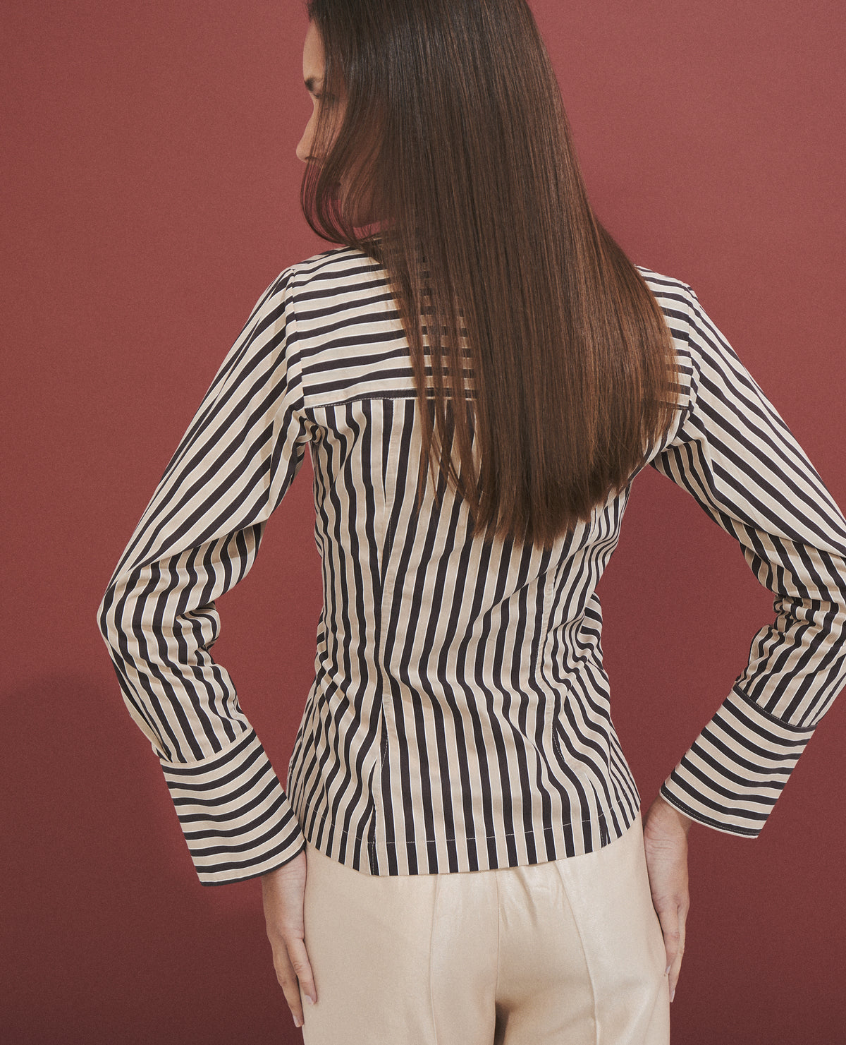Camisa de mujer 100% algodón con cruce