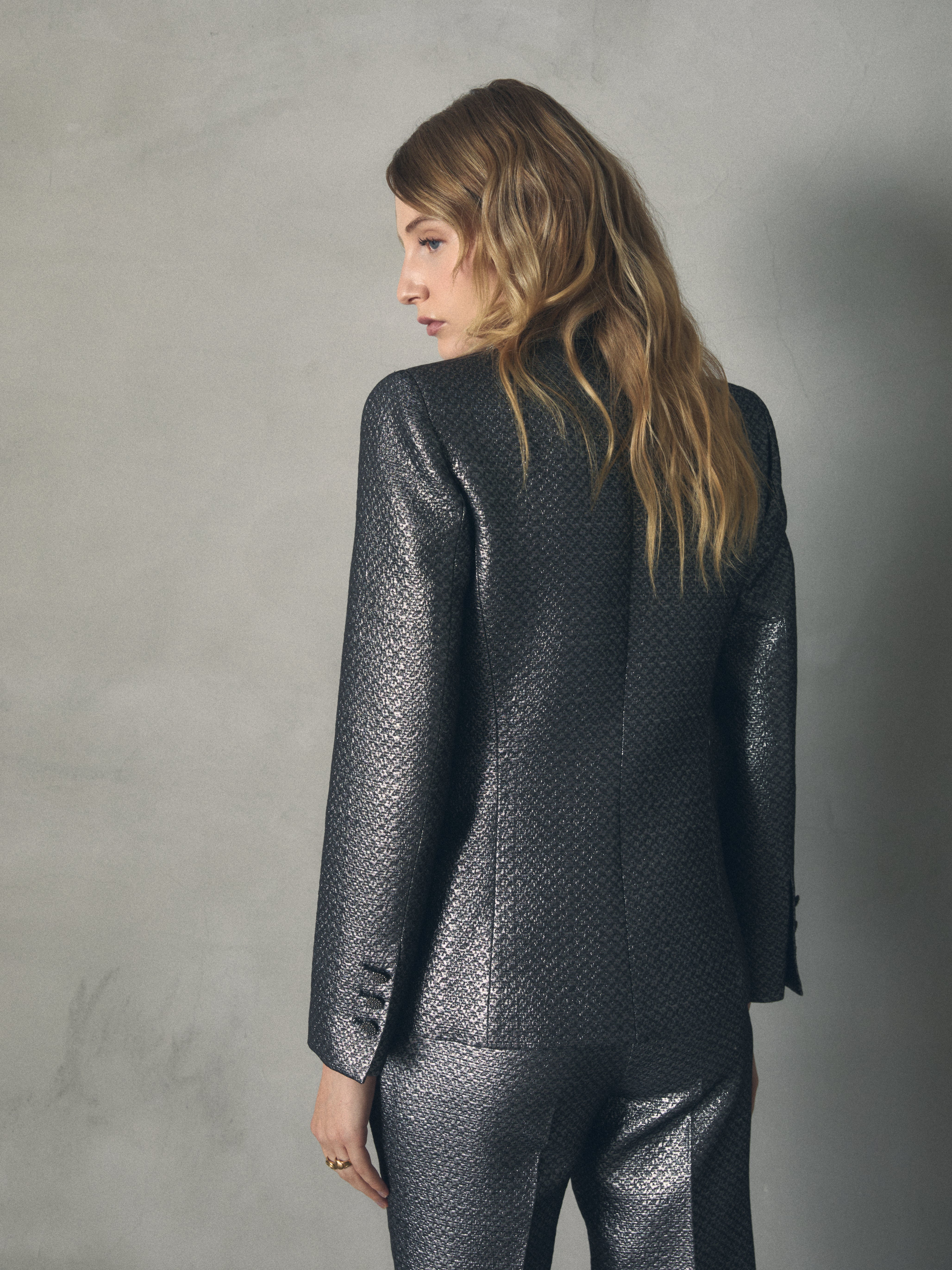 CHAQUETA PLATA