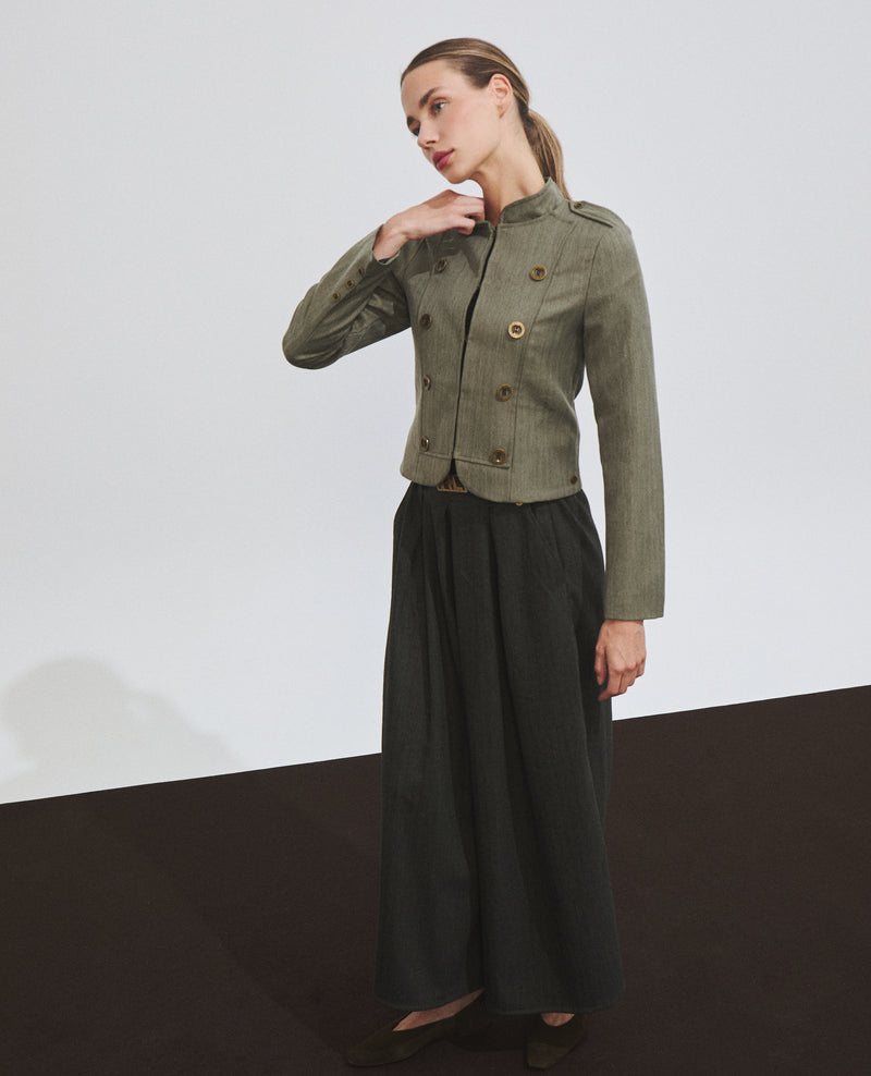 Chaqueta de mujer con botones estilo militar