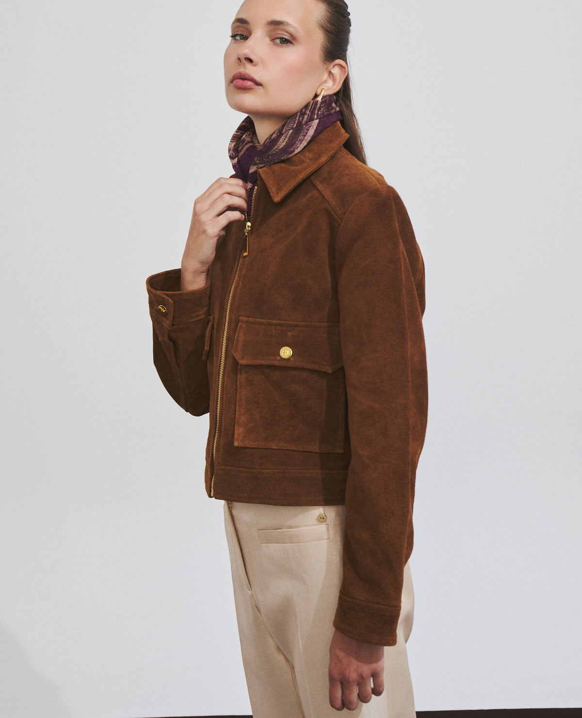 Cazadora de mujer 100% cuero de oveja con cremallera delantera