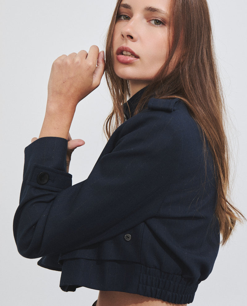 Chaqueta de mujer corta con brillo