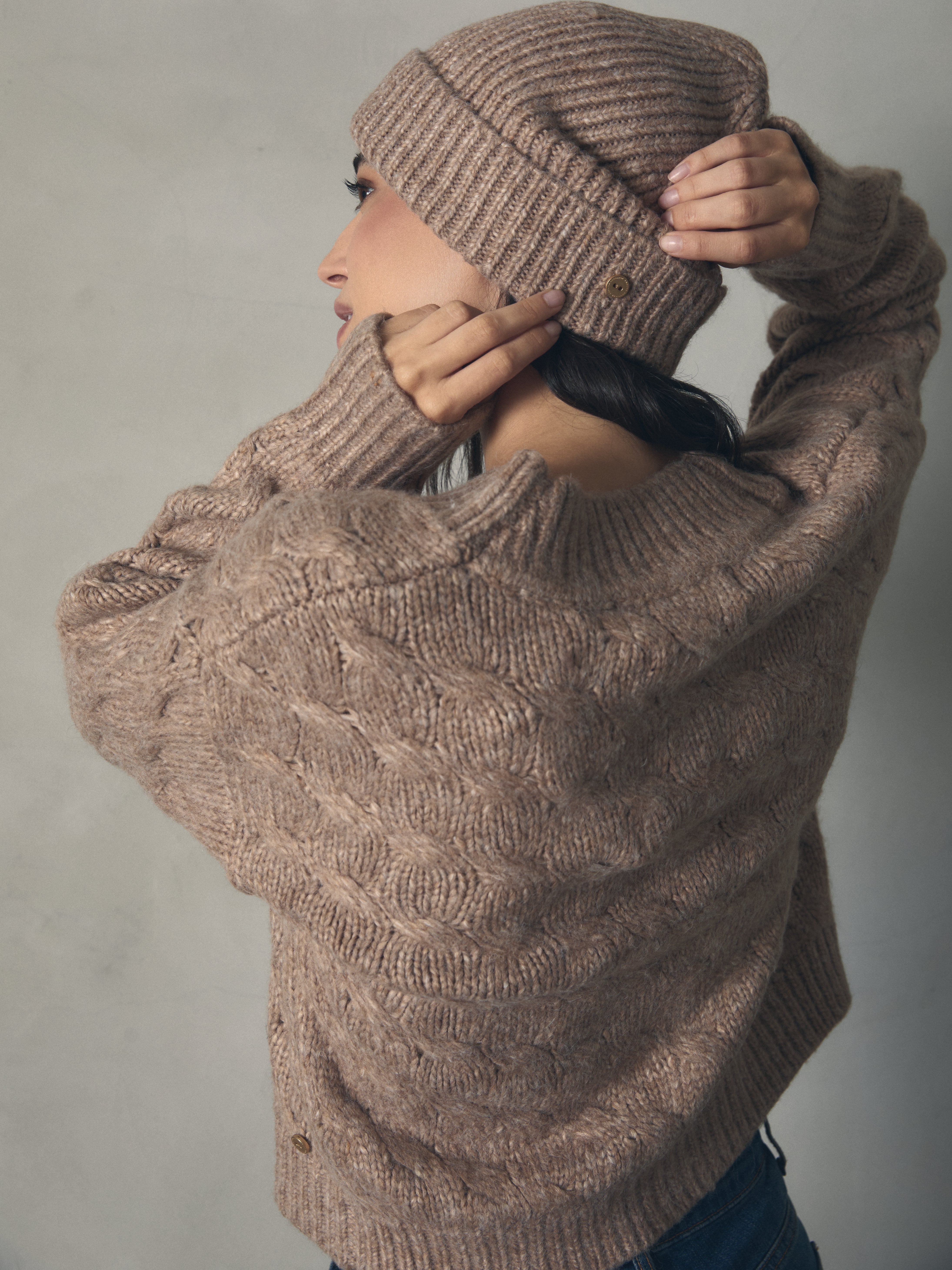 GORRO DE LANA CON LOGO