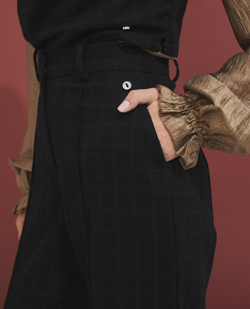 Pantalón de mujer de cintura alta y corte ancho