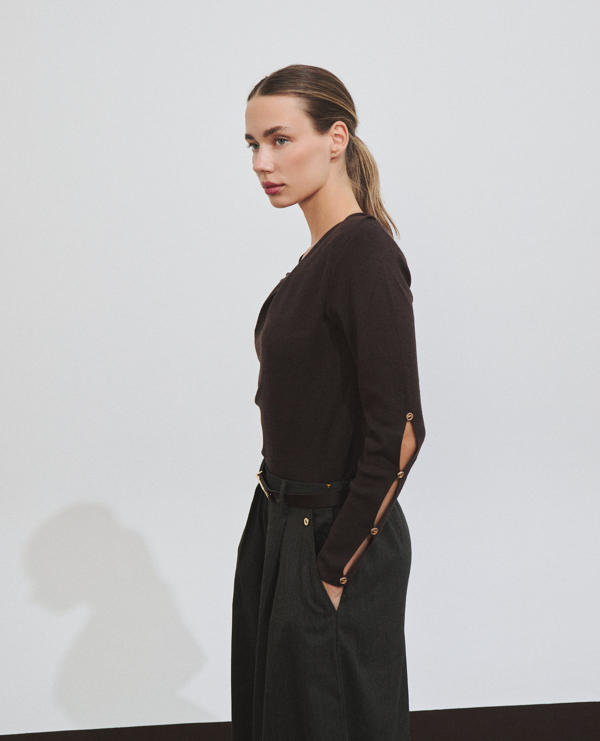 Pantalón de mujer de cintura alta y corte ancho