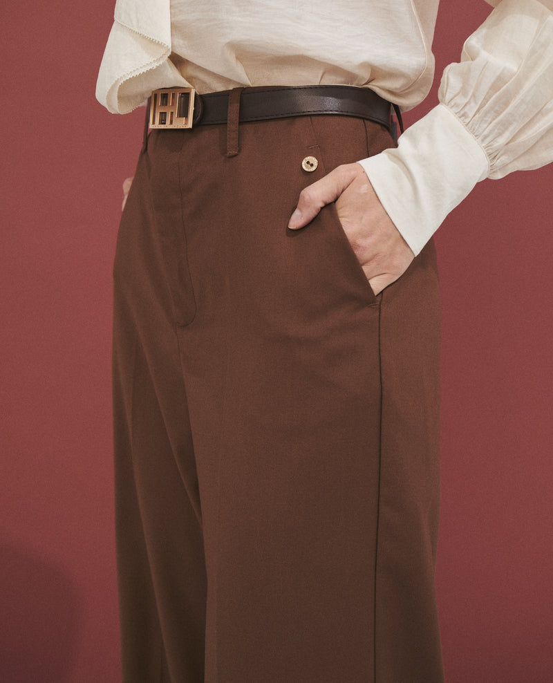 Pantalón de mujer de corte ancho