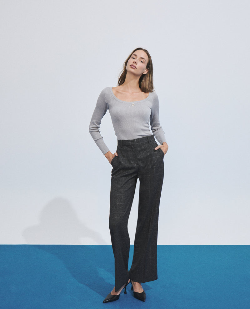 Pantalón de mujer con tejido de cuadros y corte recto